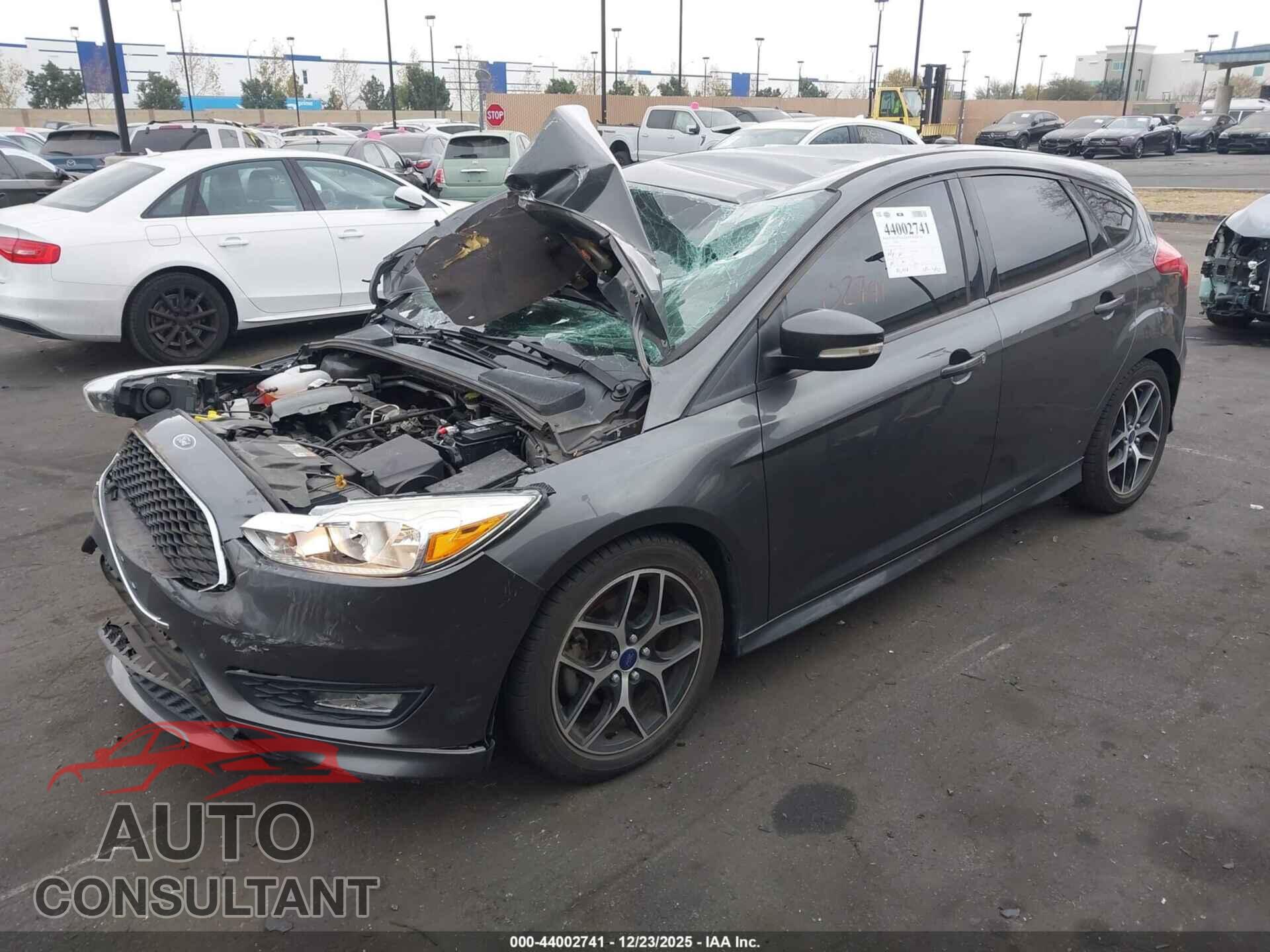 FORD FOCUS 2016 - 1FADP3K23GL362089