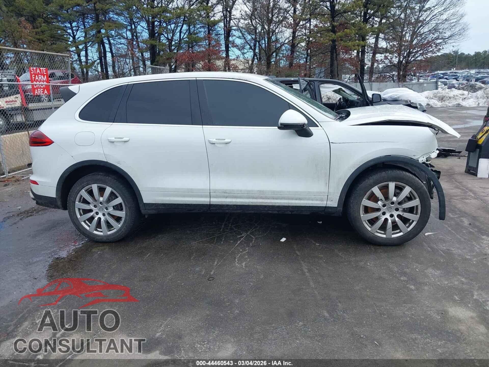 PORSCHE CAYENNE 2016 - WP1AA2A20GKA10716
