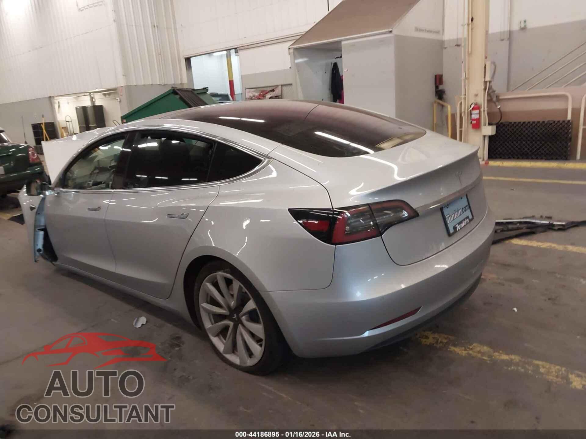 TESLA MODEL 3 2018 - 5YJ3E1EA9JF004587