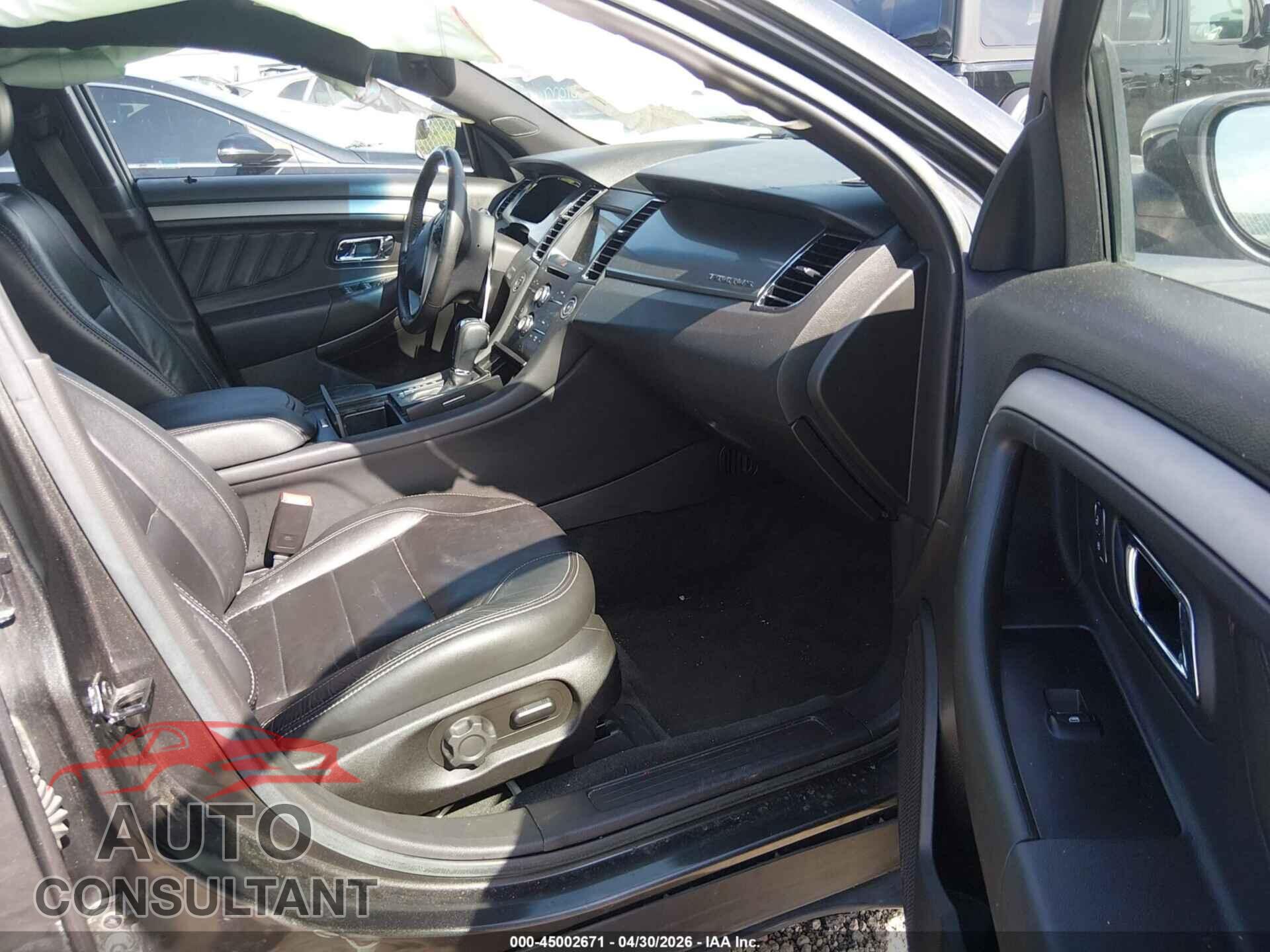 FORD TAURUS 2017 - 1FAHP2E89HG106528