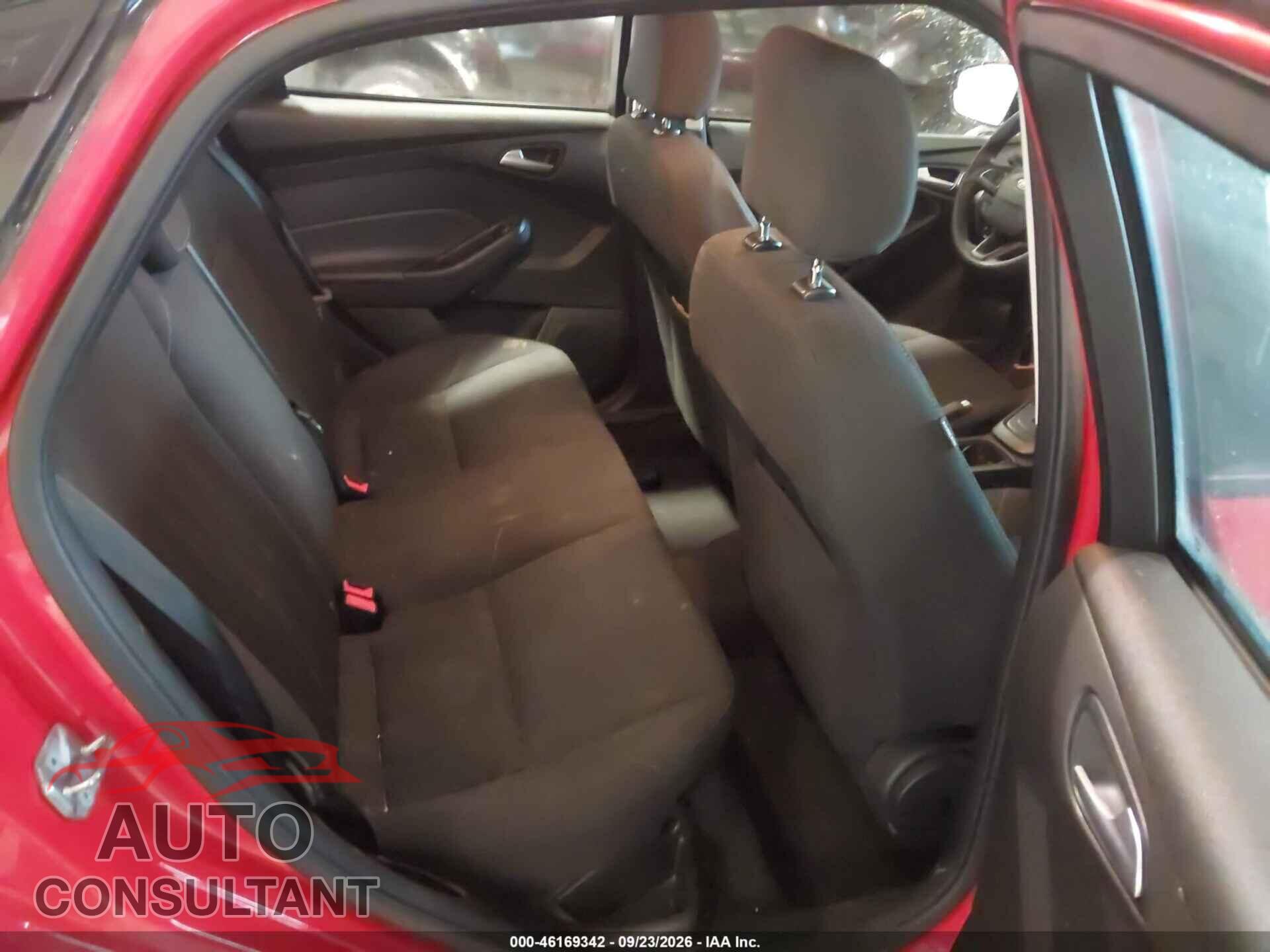 FORD FOCUS 2016 - 1FADP3F2XGL303986
