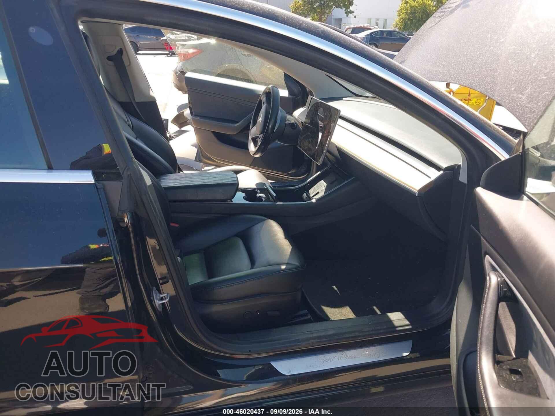 TESLA MODEL 3 2019 - 5YJ3E1EB3KF208716