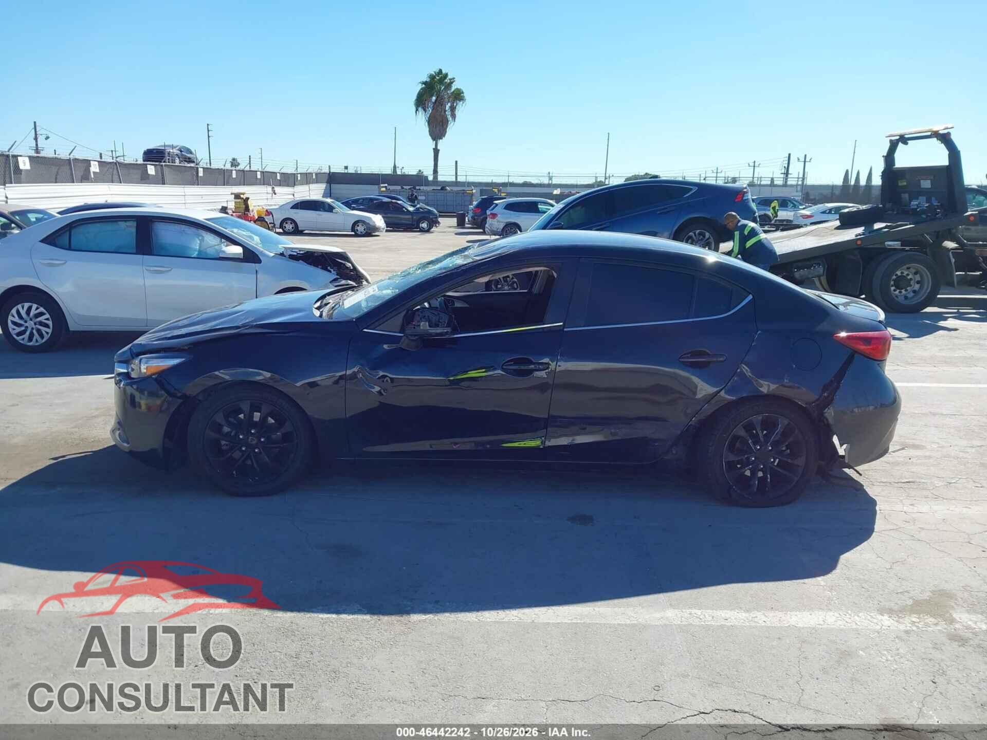 MAZDA MAZDA3 2018 - 3MZBN1V33JM182016