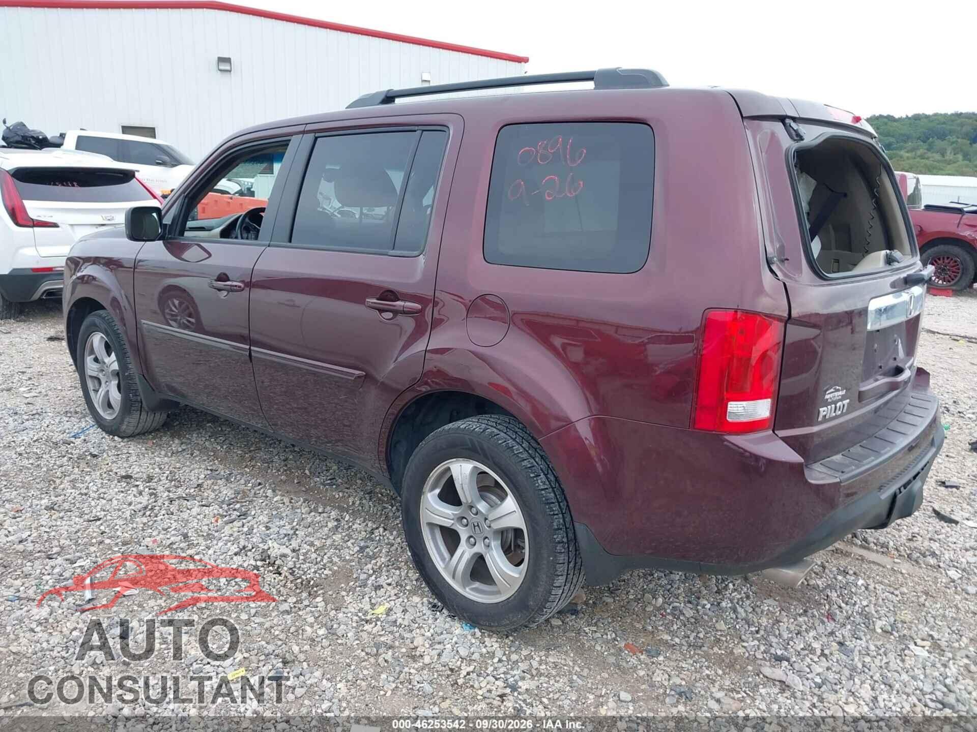HONDA PILOT 2015 - 5FNYF4H51FB040896