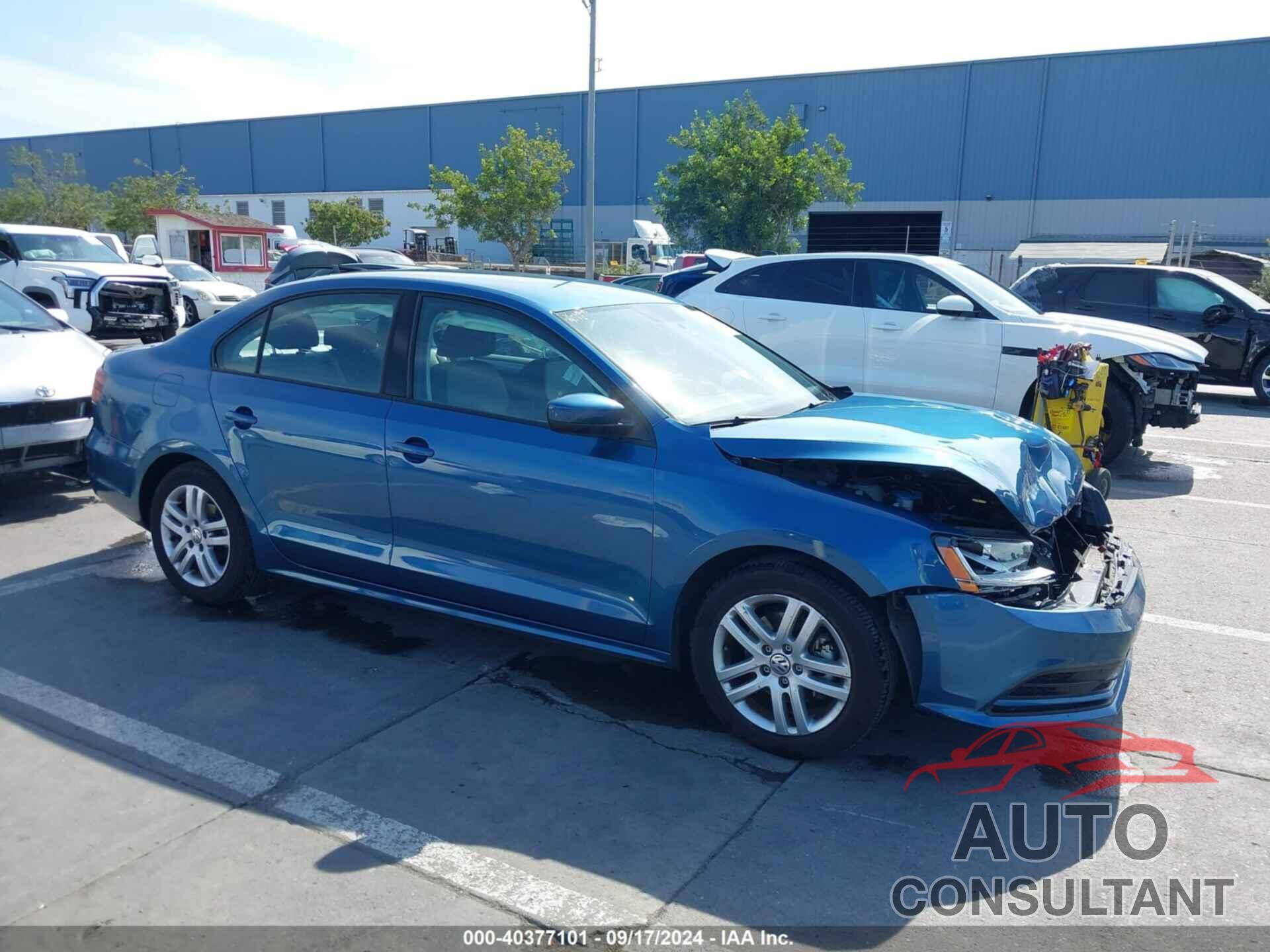 VOLKSWAGEN JETTA 2018 - 3VW2B7AJXJM236850