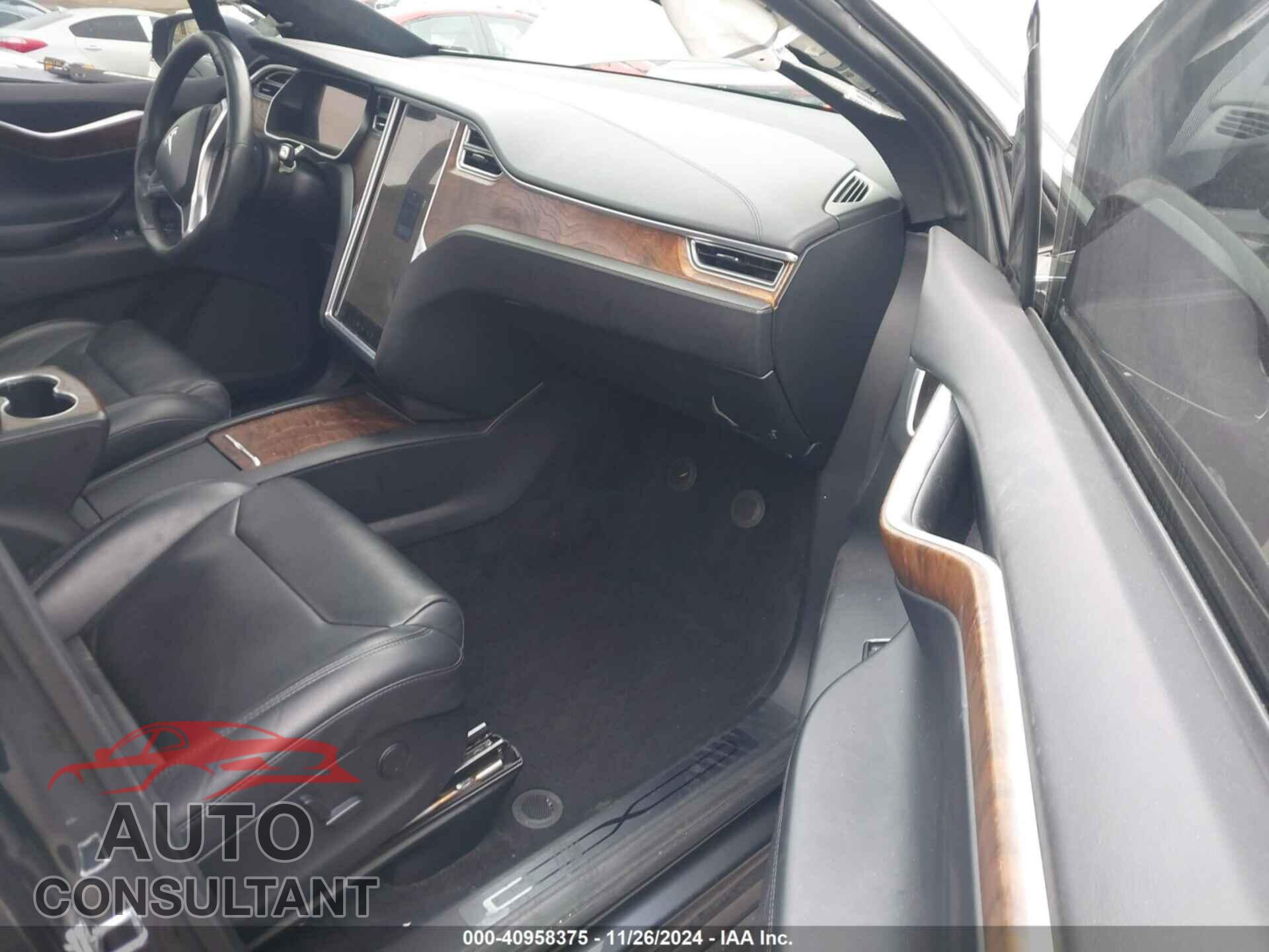 TESLA MODEL X 2017 - 5YJXCDE24HF072890