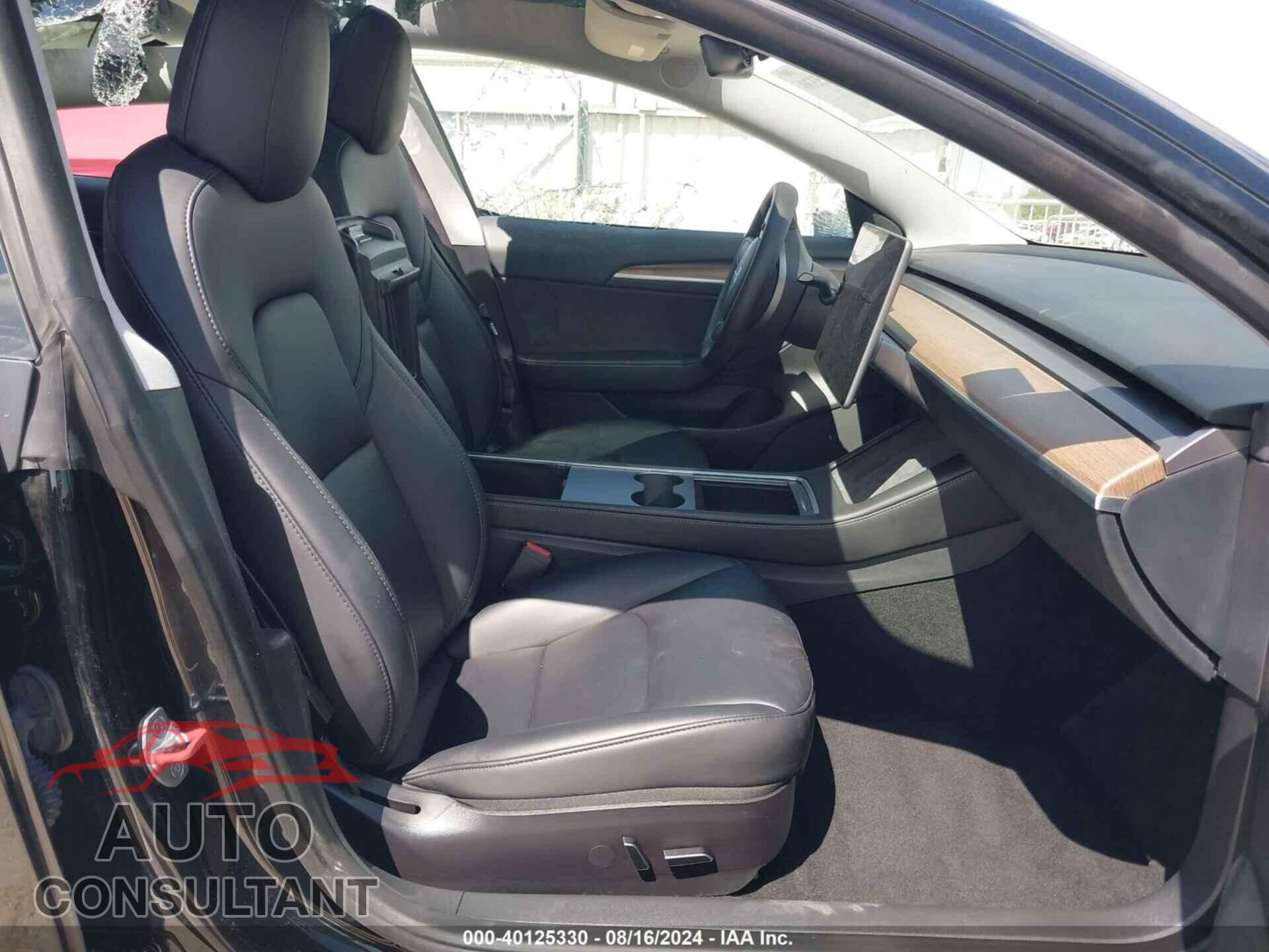 TESLA MODEL 3 2023 - 5YJ3E1EA7PF453145