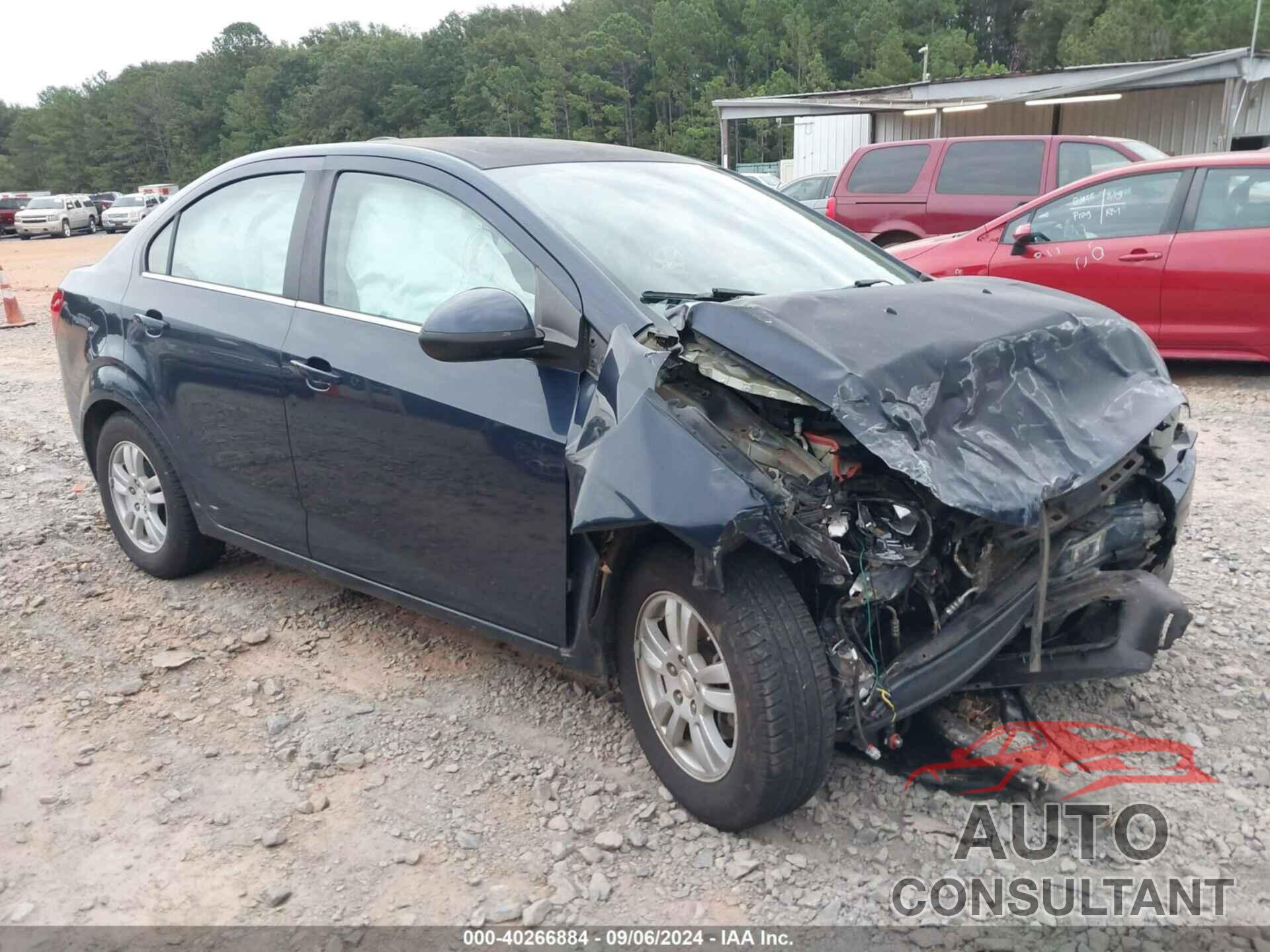 CHEVROLET SONIC 2015 - 1G1JC5SG1F4153547