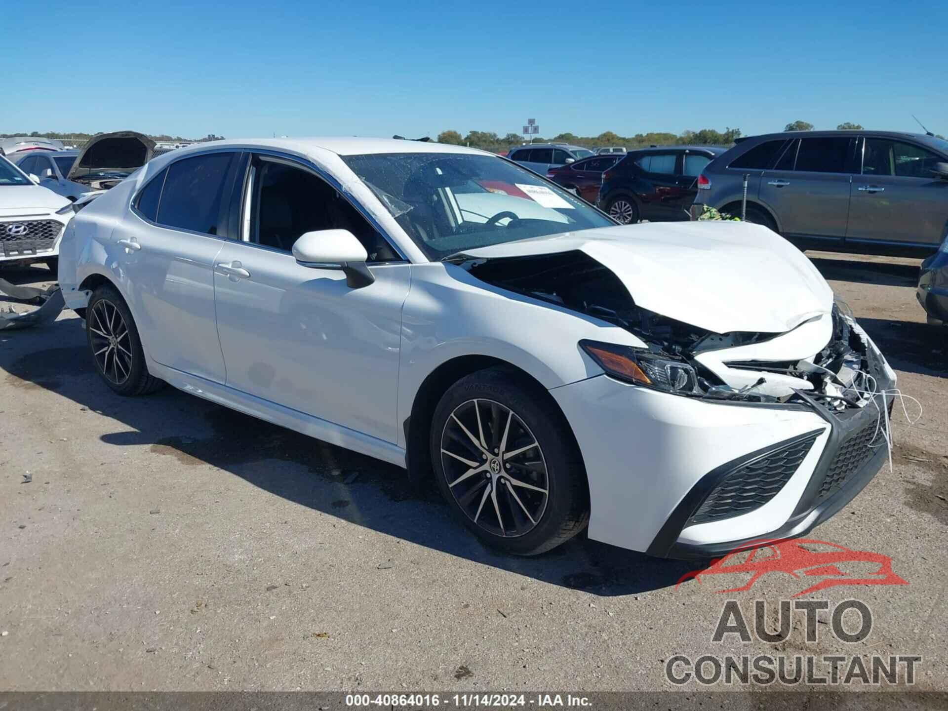 TOYOTA CAMRY 2023 - 4T1G11AK6PU800432