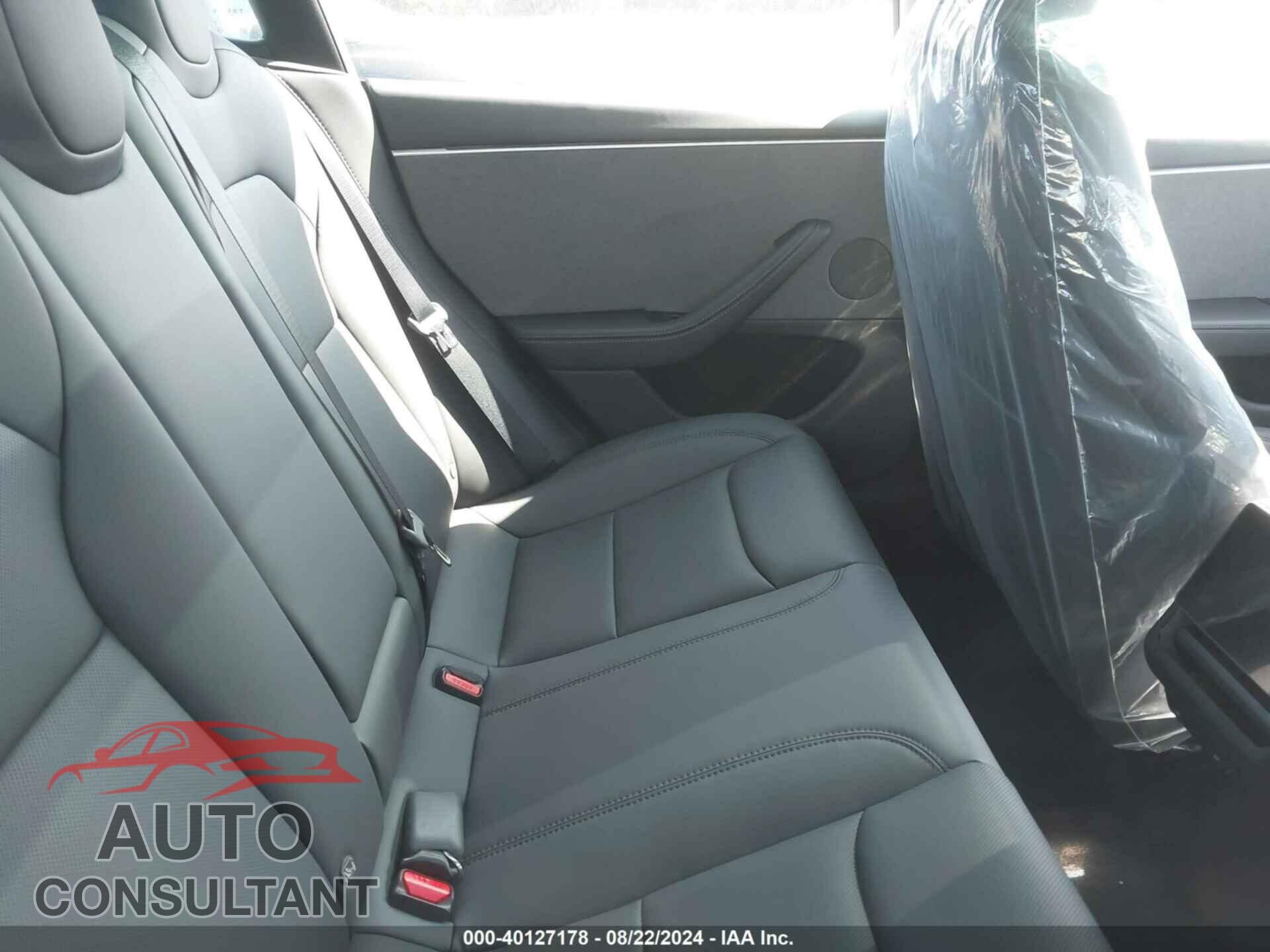 TESLA MODEL 3 2024 - 5YJ3E1EA3RF827057