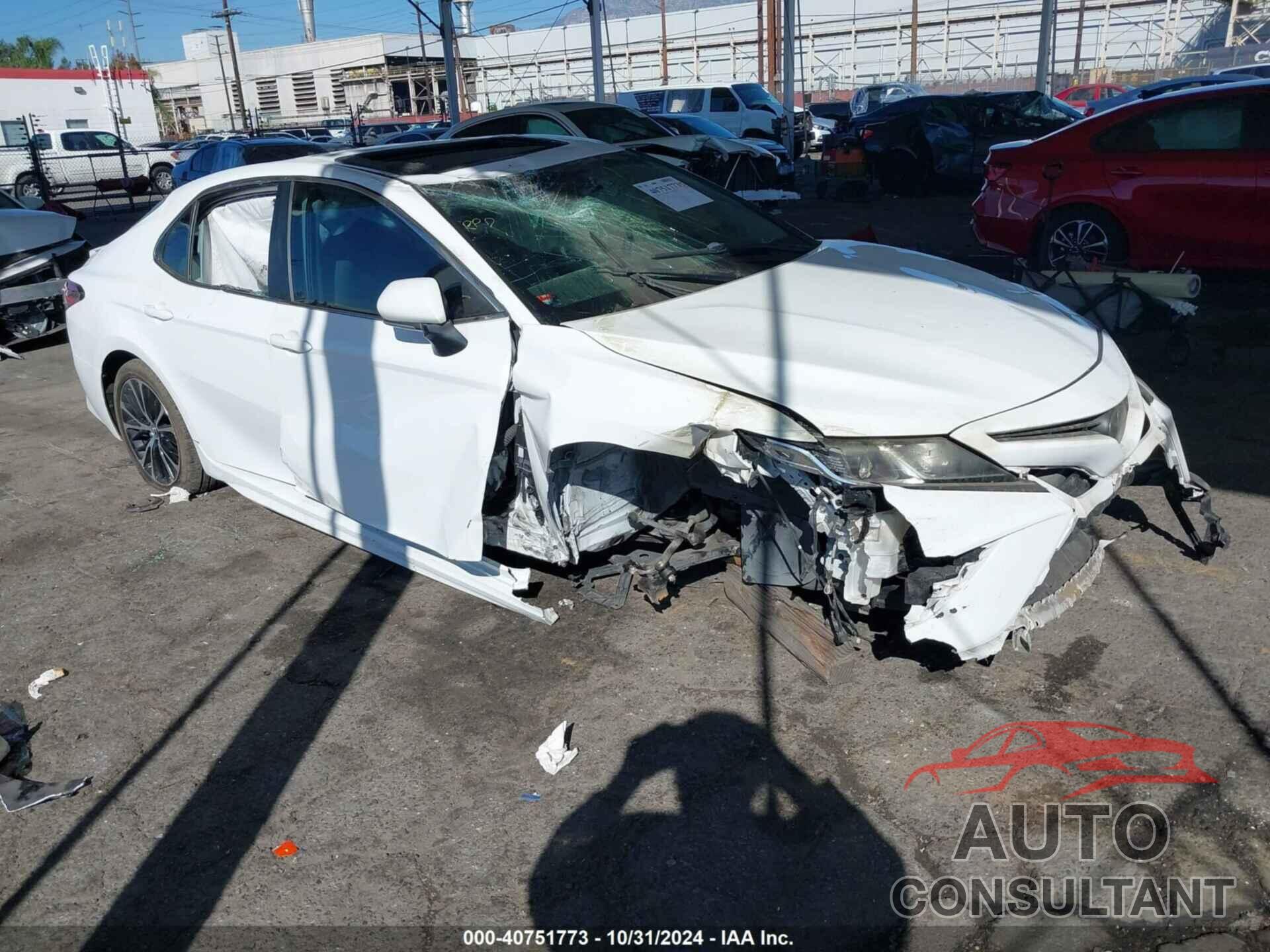 TOYOTA CAMRY 2018 - 4T1B11HK1JU108425