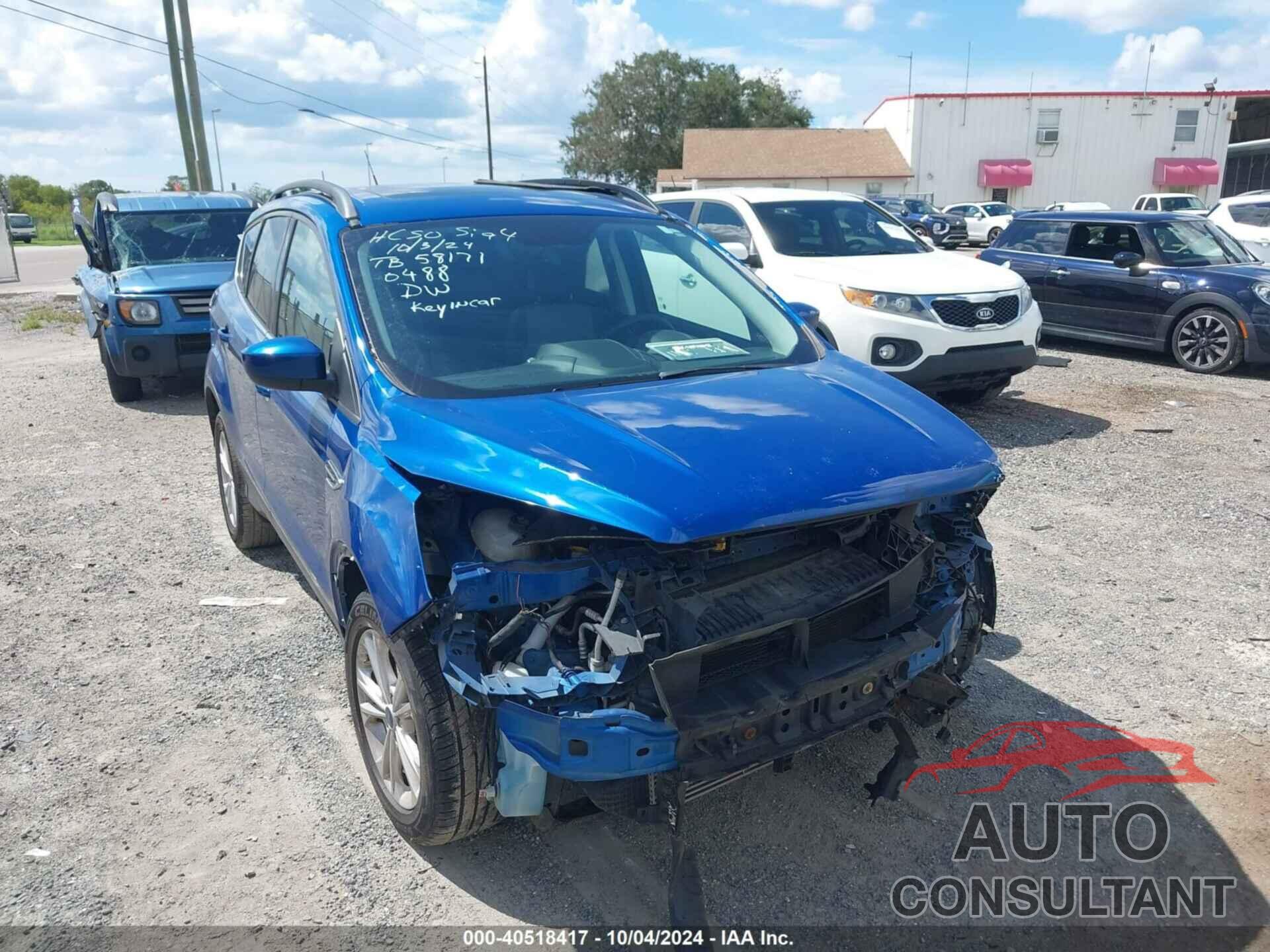 FORD ESCAPE 2017 - 1FMCU0G9XHUF10488