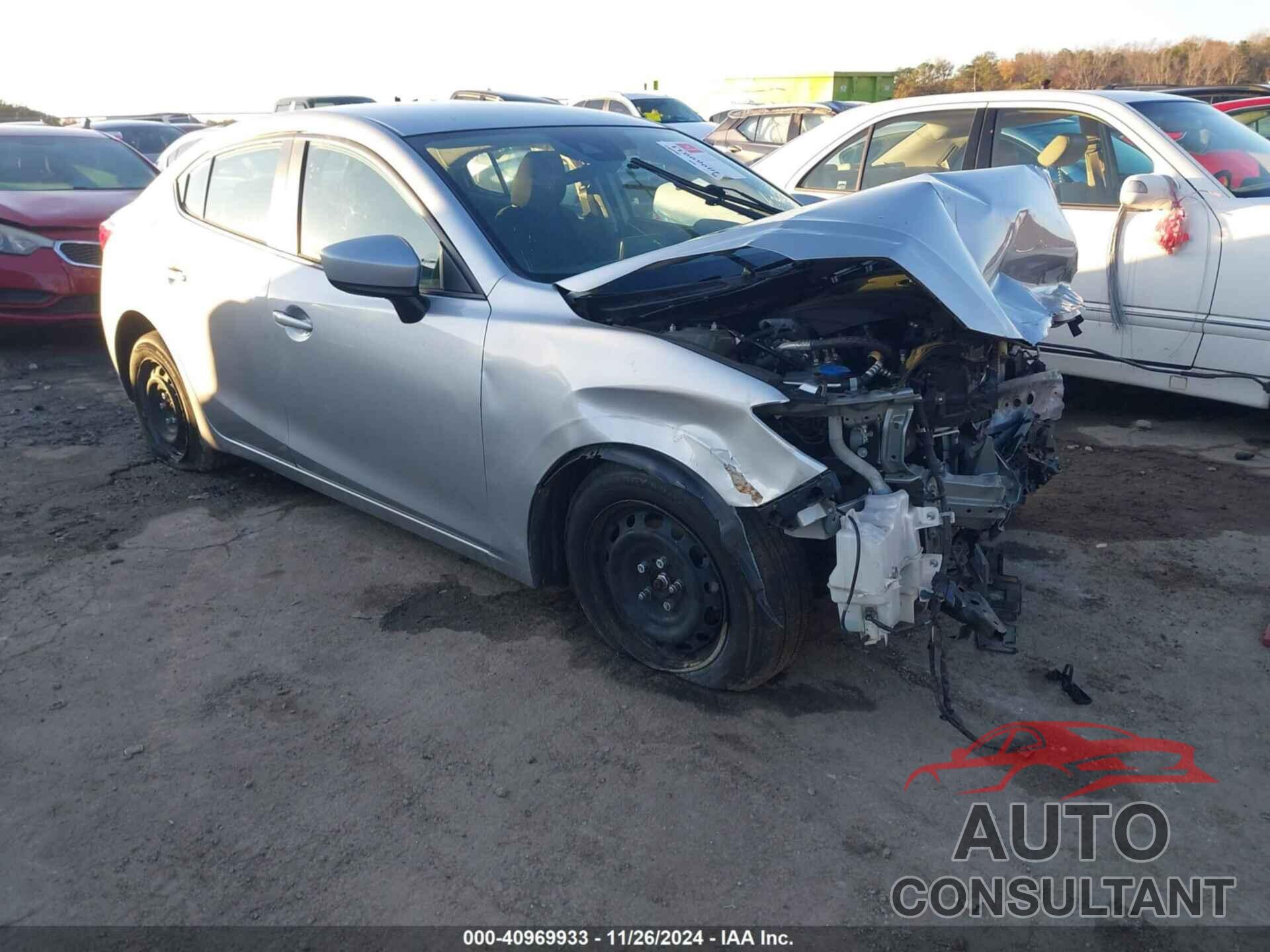 MAZDA MAZDA3 2018 - 3MZBN1U77JM216964