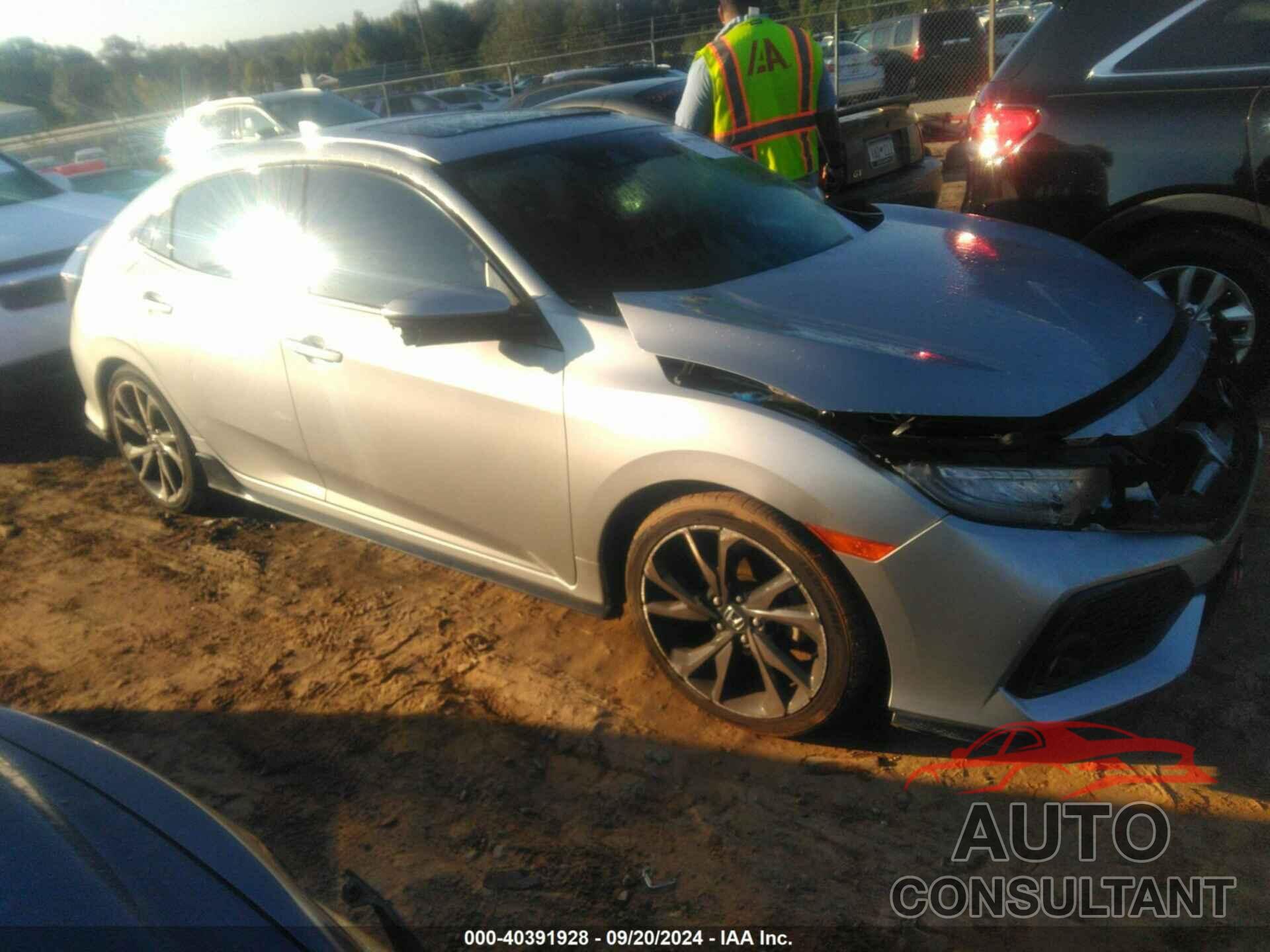 HONDA CIVIC 2018 - SHHFK7H91JU222421