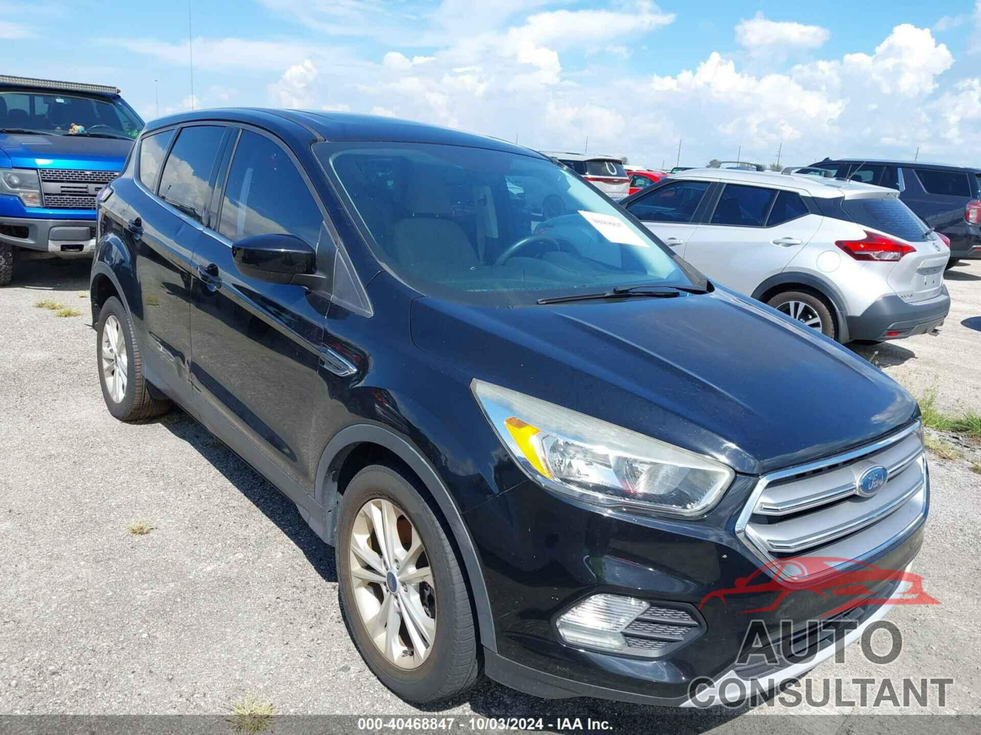FORD ESCAPE 2017 - 1FMCU0G9XHUC81522