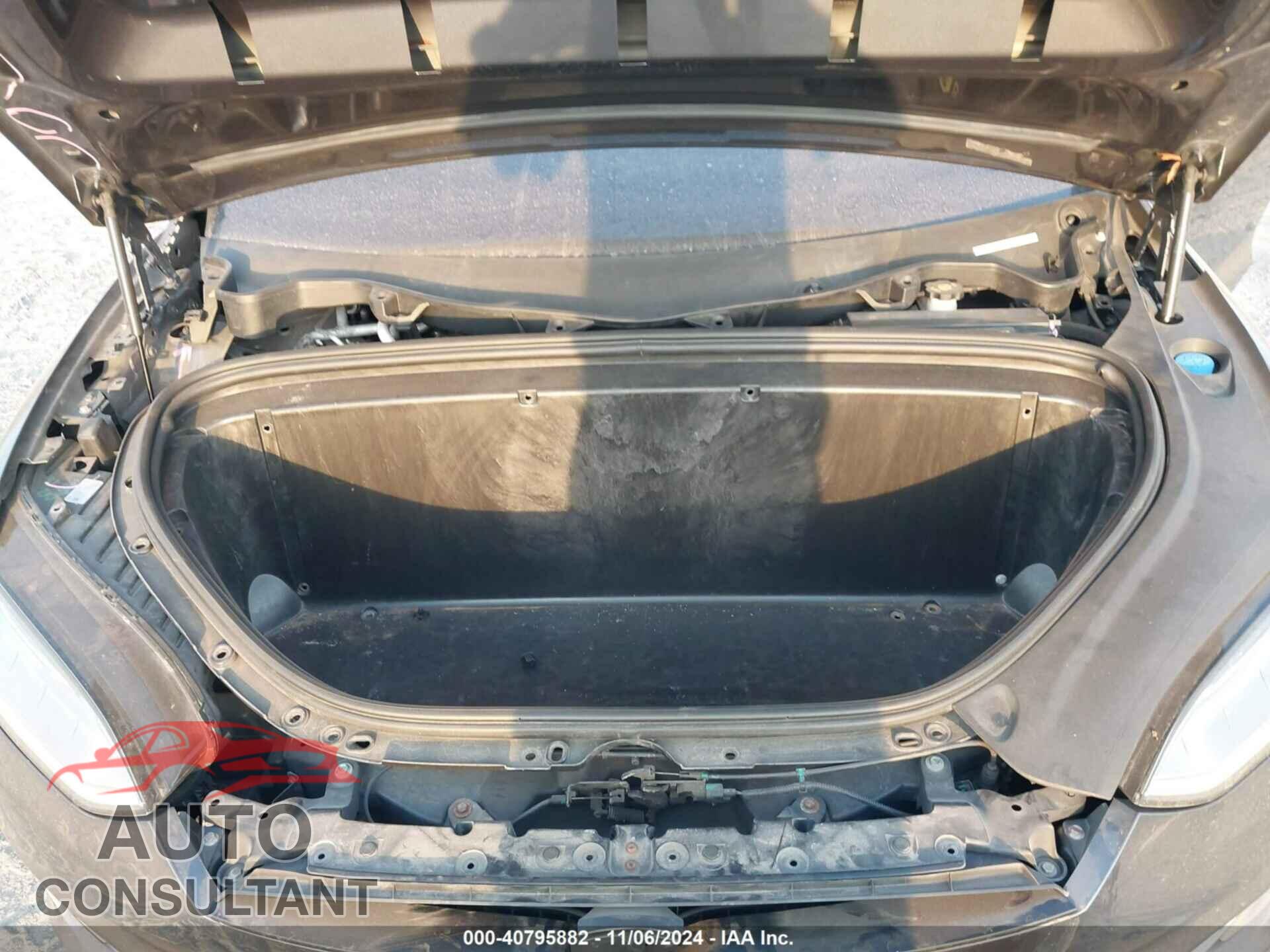 TESLA MODEL X 2016 - 5YJXCBE21GF005845