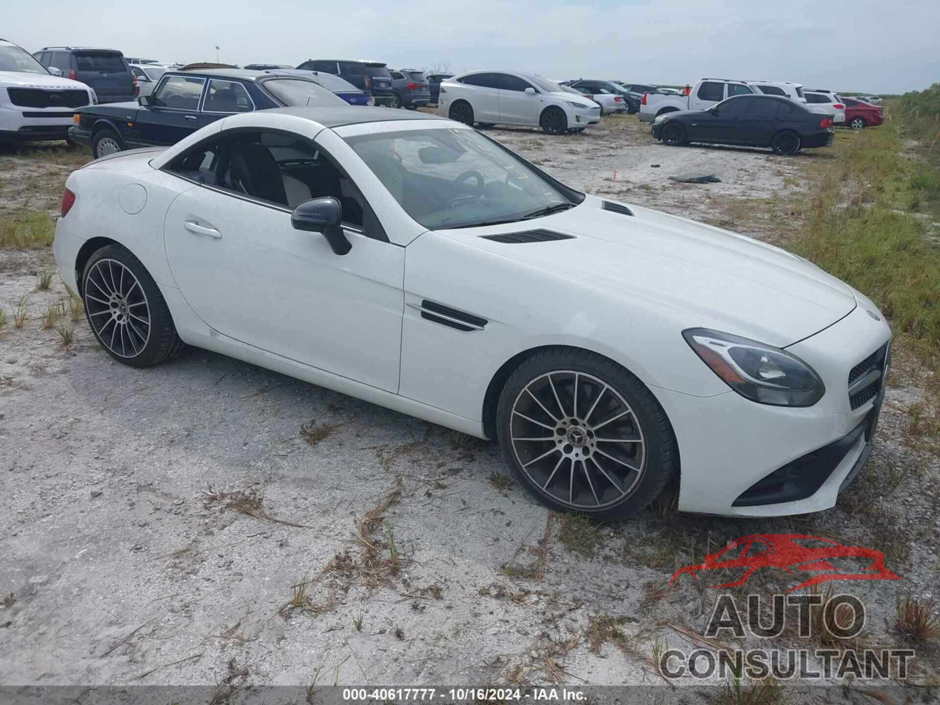 MERCEDES-BENZ SLC 300 2019 - WDDPK3JA2KF161117