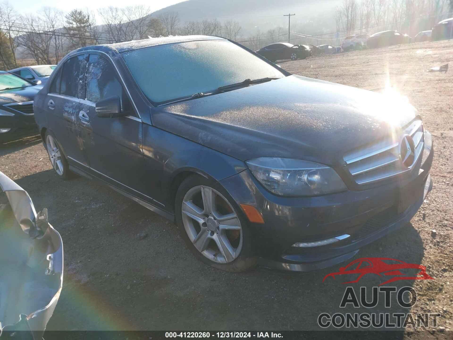 MERCEDES-BENZ C 300 2011 - WDDGF8BB9BR139784