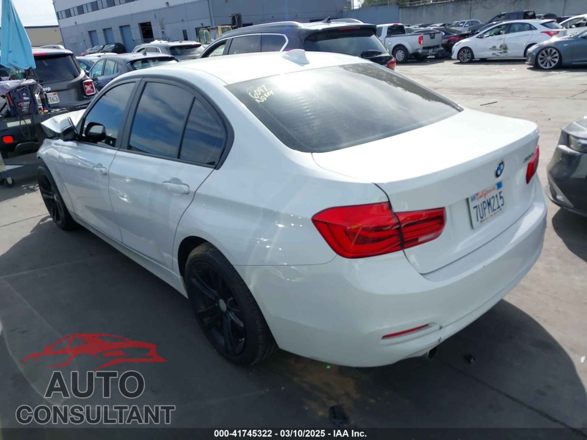 BMW 320I 2016 - WBA8E1G55GNU11559