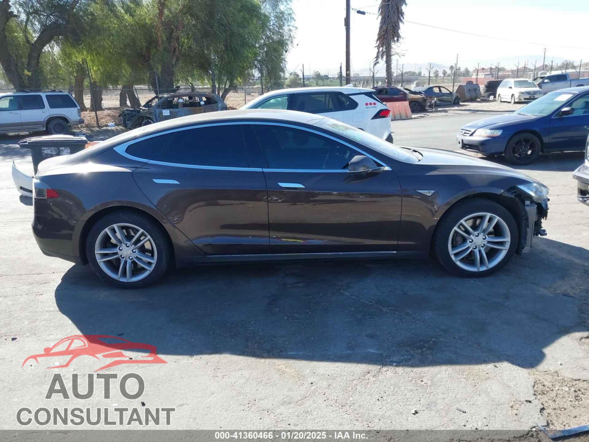 TESLA MODEL S 2013 - 5YJSA1DN4DFP19552