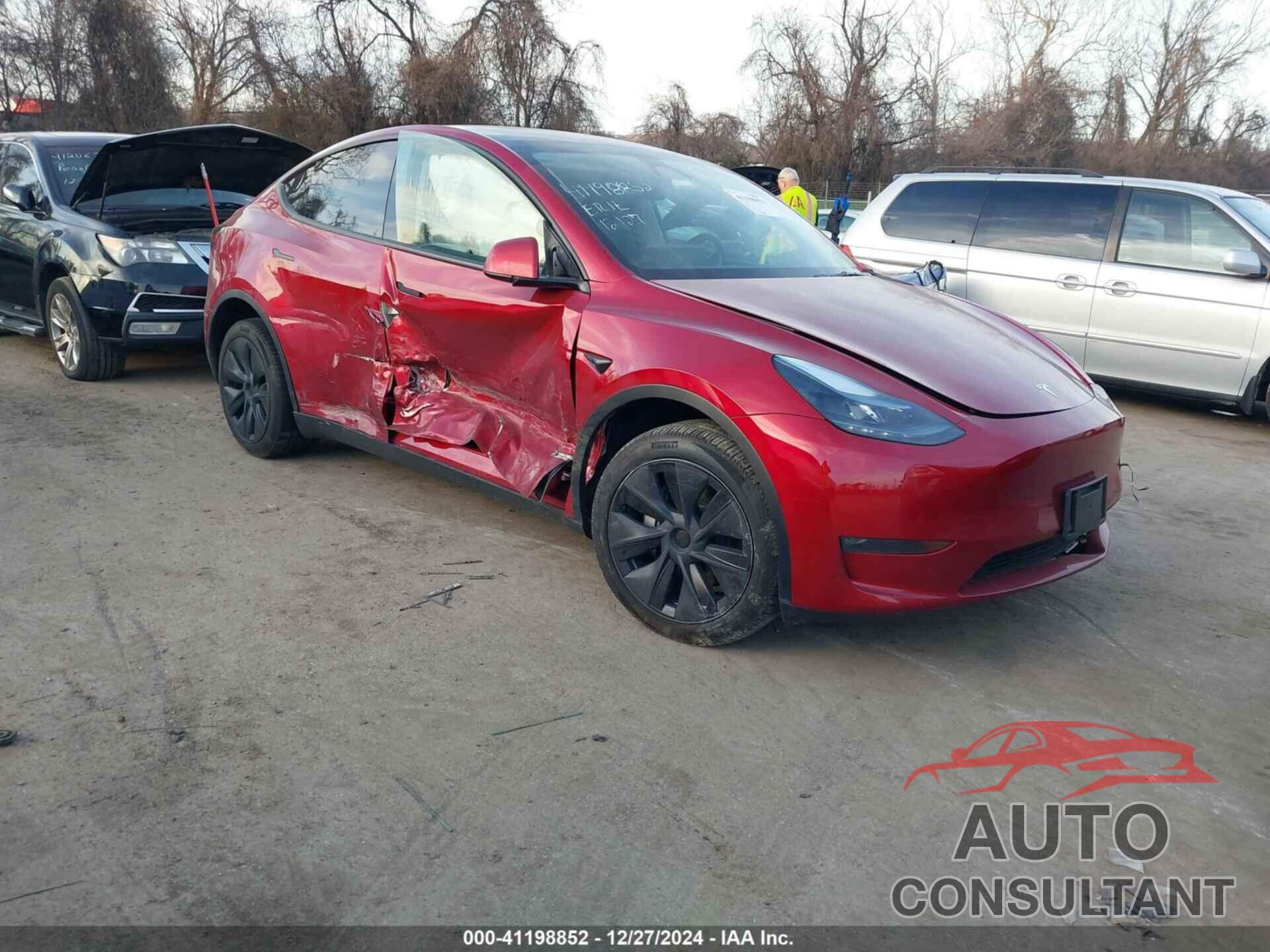 TESLA MODEL Y 2024 - 7SAYGDEE6RA327771