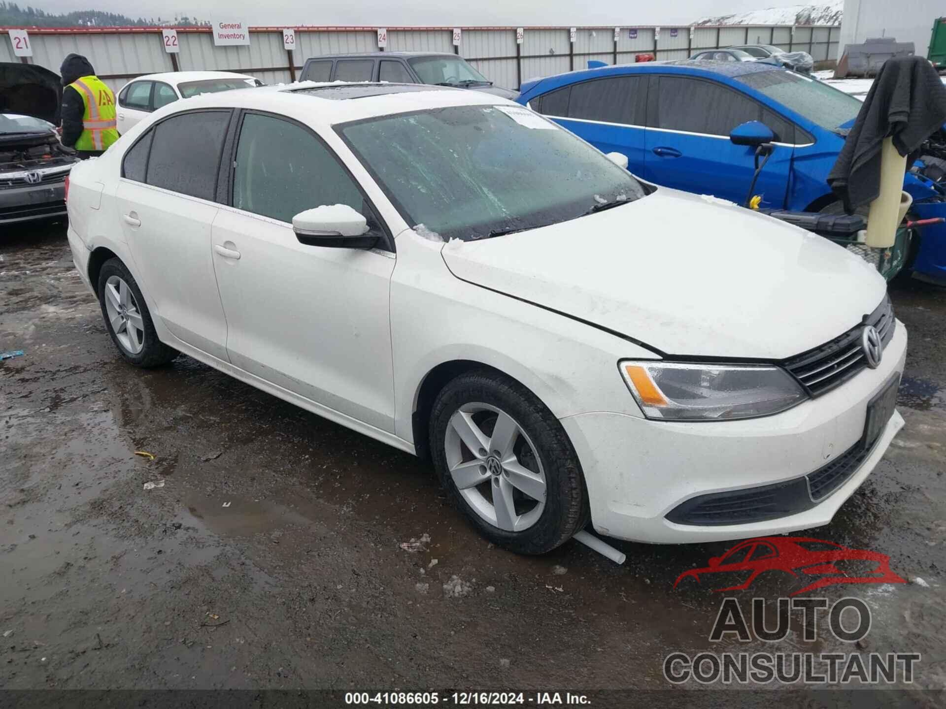 VOLKSWAGEN JETTA 2013 - 3VWLL7AJ6DM381339