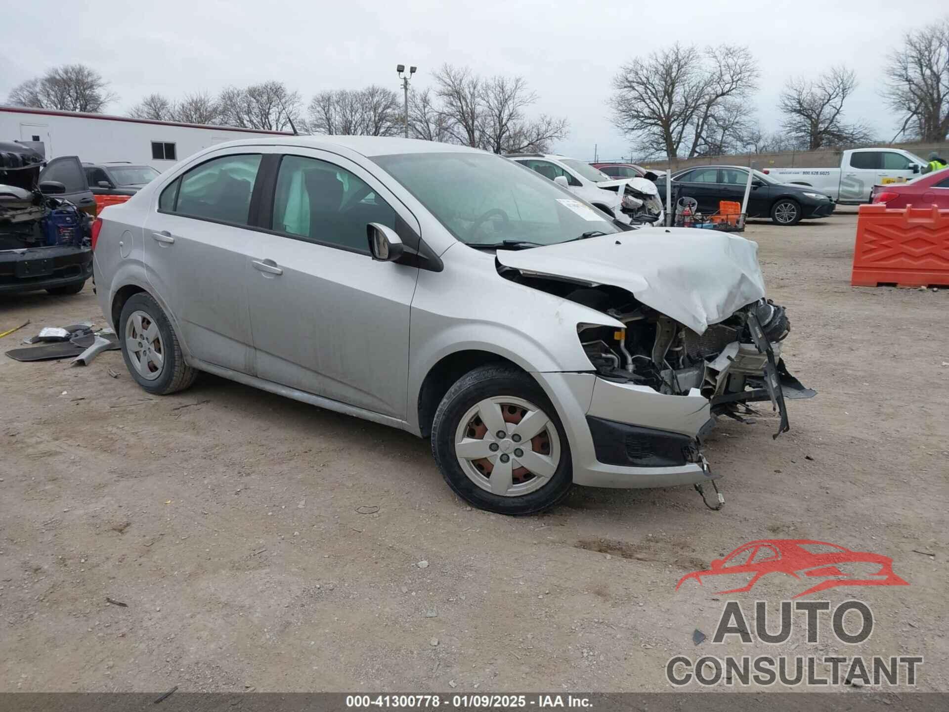 CHEVROLET SONIC 2014 - 1G1JA5SH0E4143508