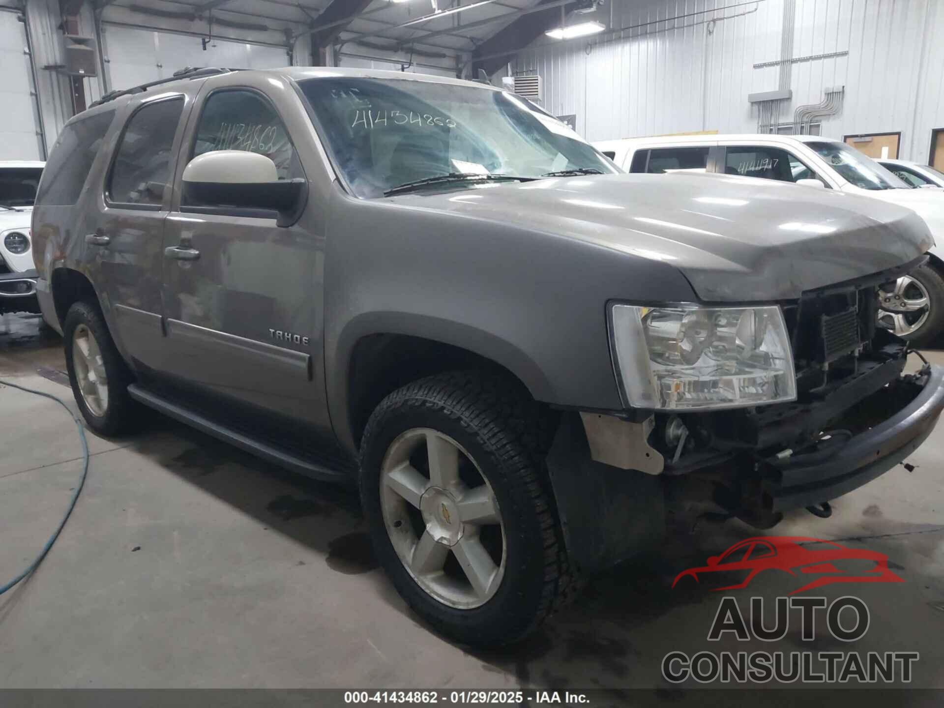 CHEVROLET TAHOE 2011 - 1GNSKBE03BR268246