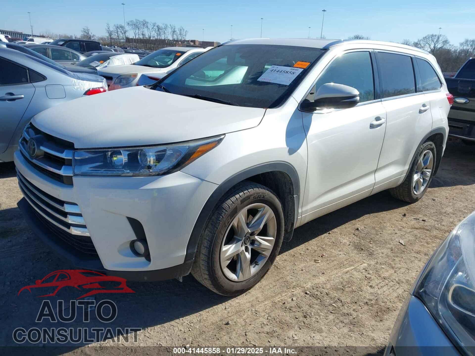 TOYOTA HIGHLANDER 2018 - 5TDDZRFH8JS862700