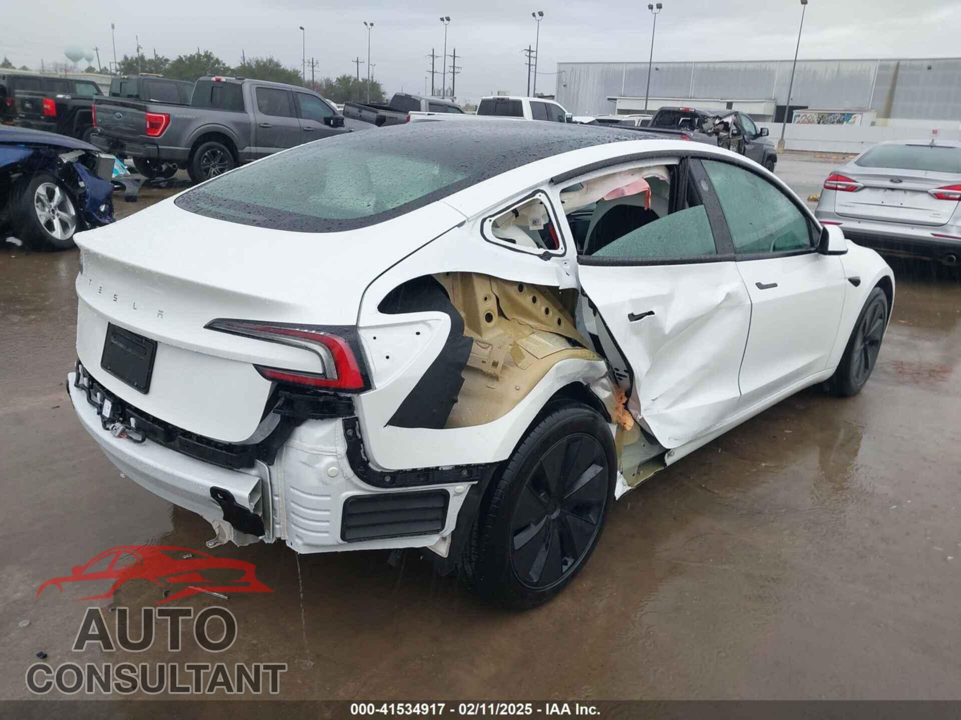 TESLA MODEL 3 2024 - 5YJ3E1EAXRF732401