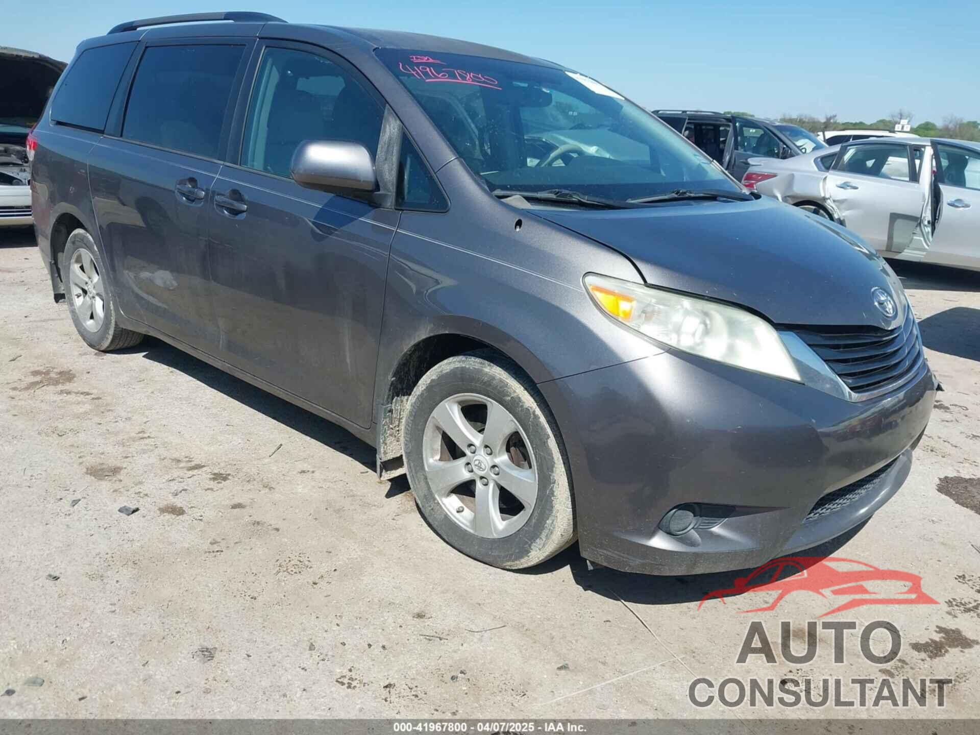 TOYOTA SIENNA 2011 - 5TDKK3DC7BS129037