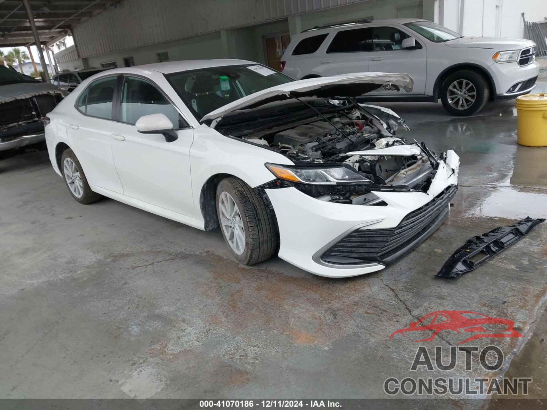 TOYOTA CAMRY 2021 - 4T1C11AKXMU541938
