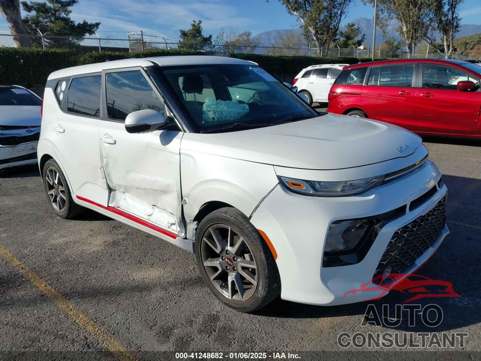 KIA SOUL 2022 - KNDJ63AU2N7822724
