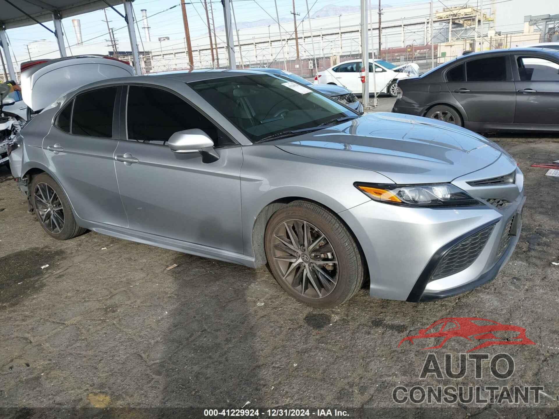 TOYOTA CAMRY 2022 - 4T1T11AK1NU702002