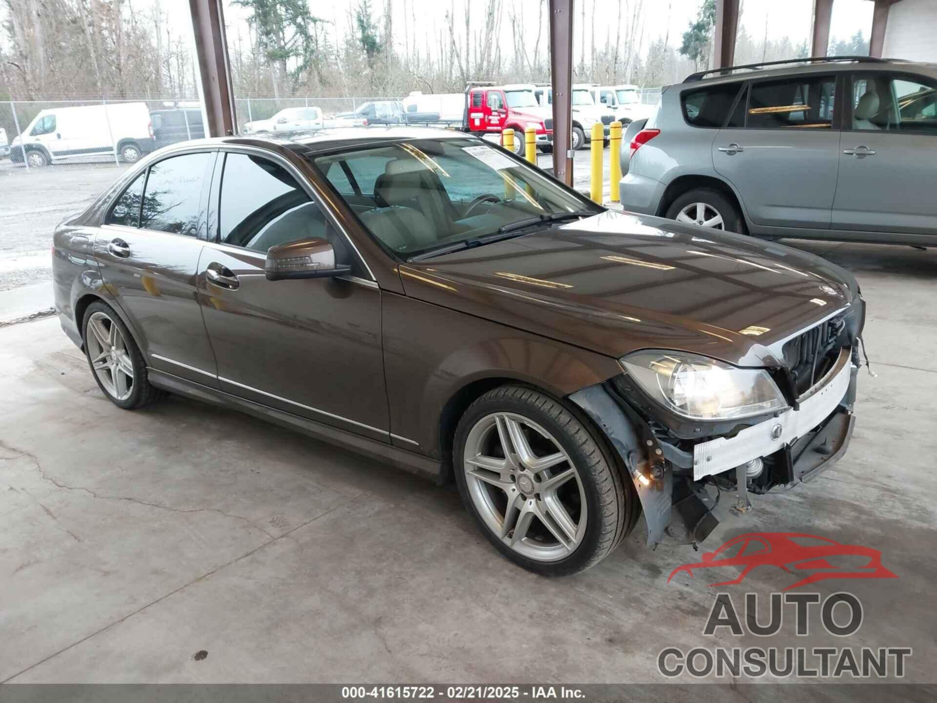 MERCEDES-BENZ C 350 2013 - WDDGF5HB7DG147211