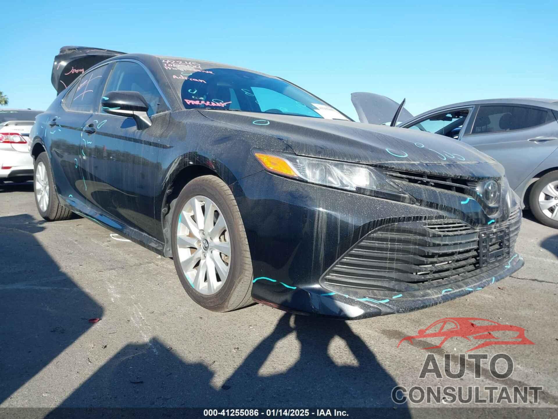 TOYOTA CAMRY 2018 - 4T1B11HK2JU133575