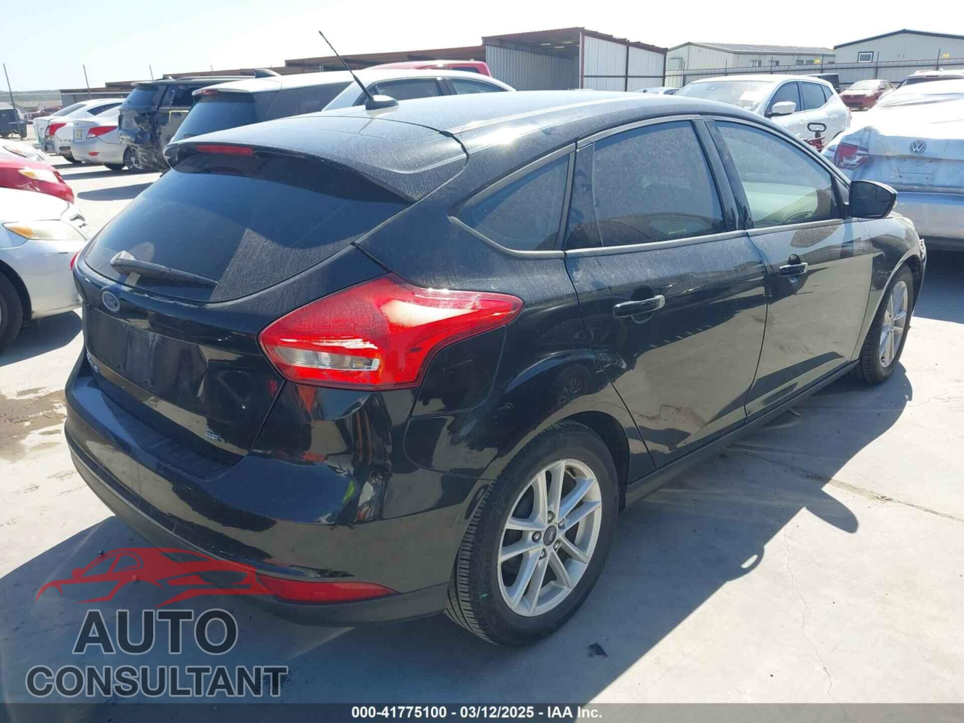 FORD FOCUS 2017 - 1FADP3K28HL324486
