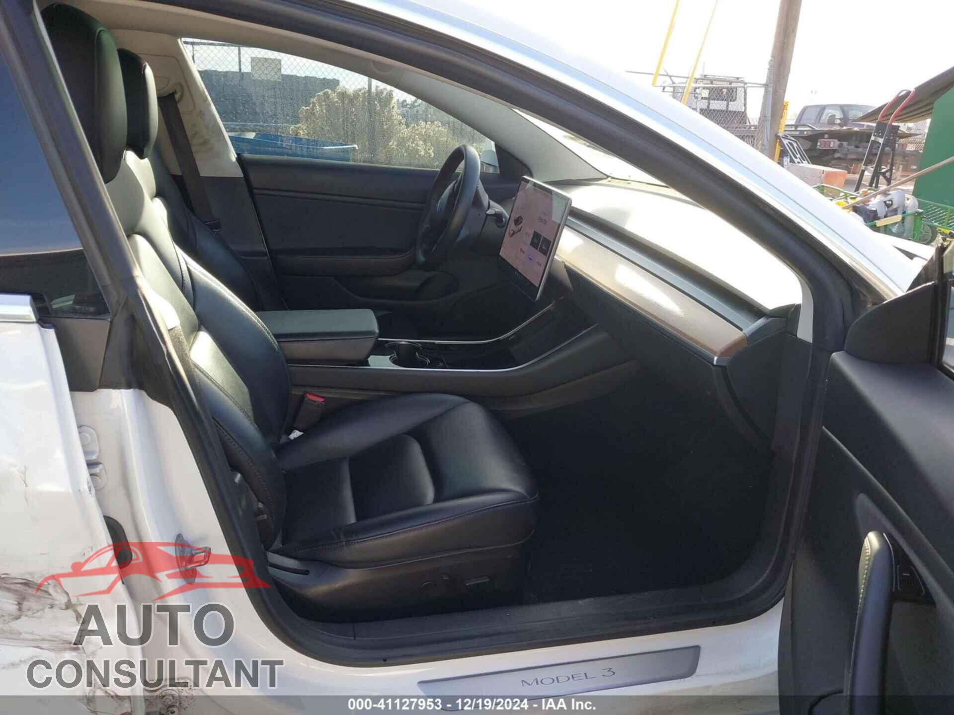 TESLA MODEL 3 2019 - 5YJ3E1EA9KF483711