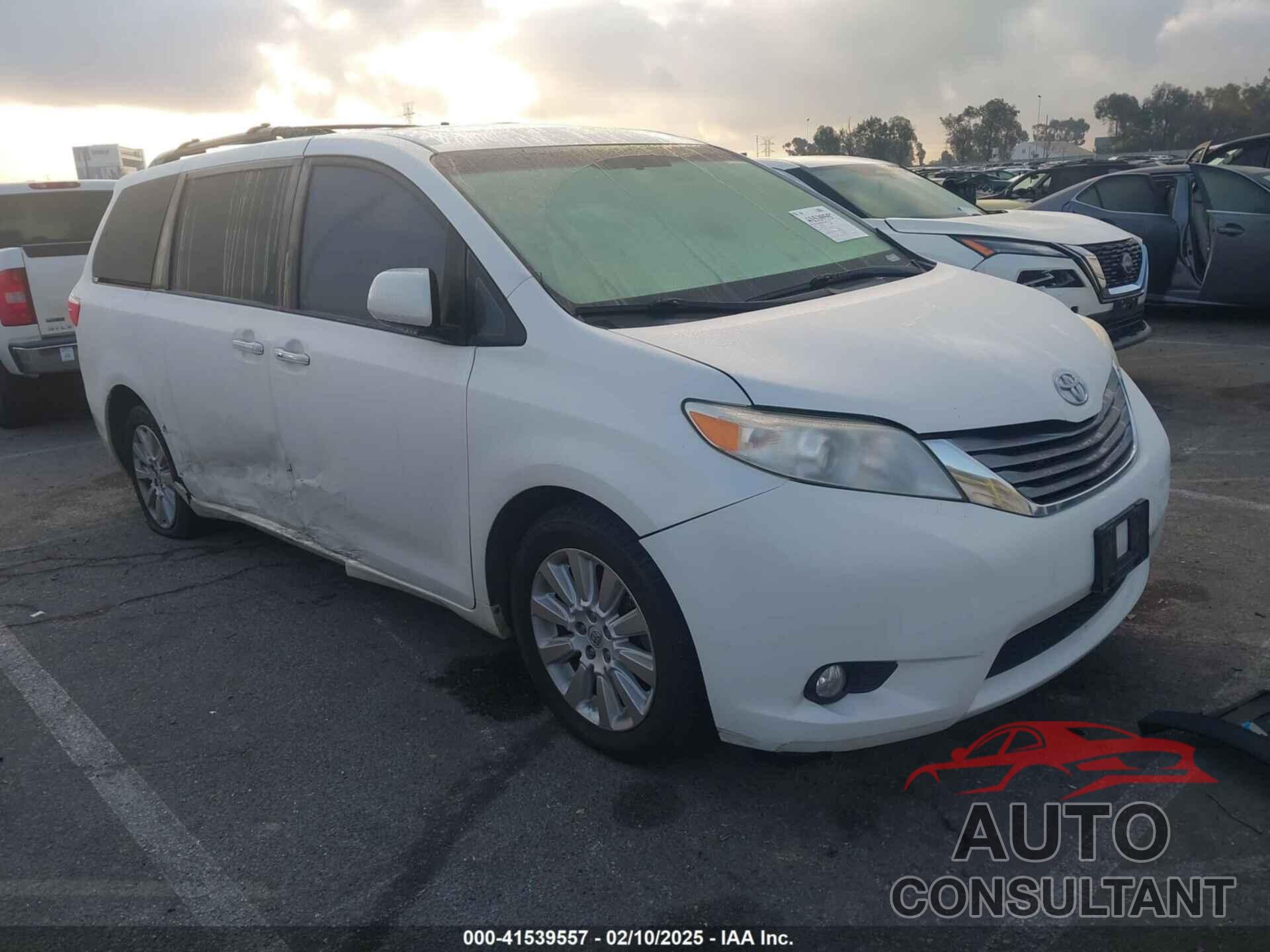 TOYOTA SIENNA 2015 - 5TDDK3DC8FS100841