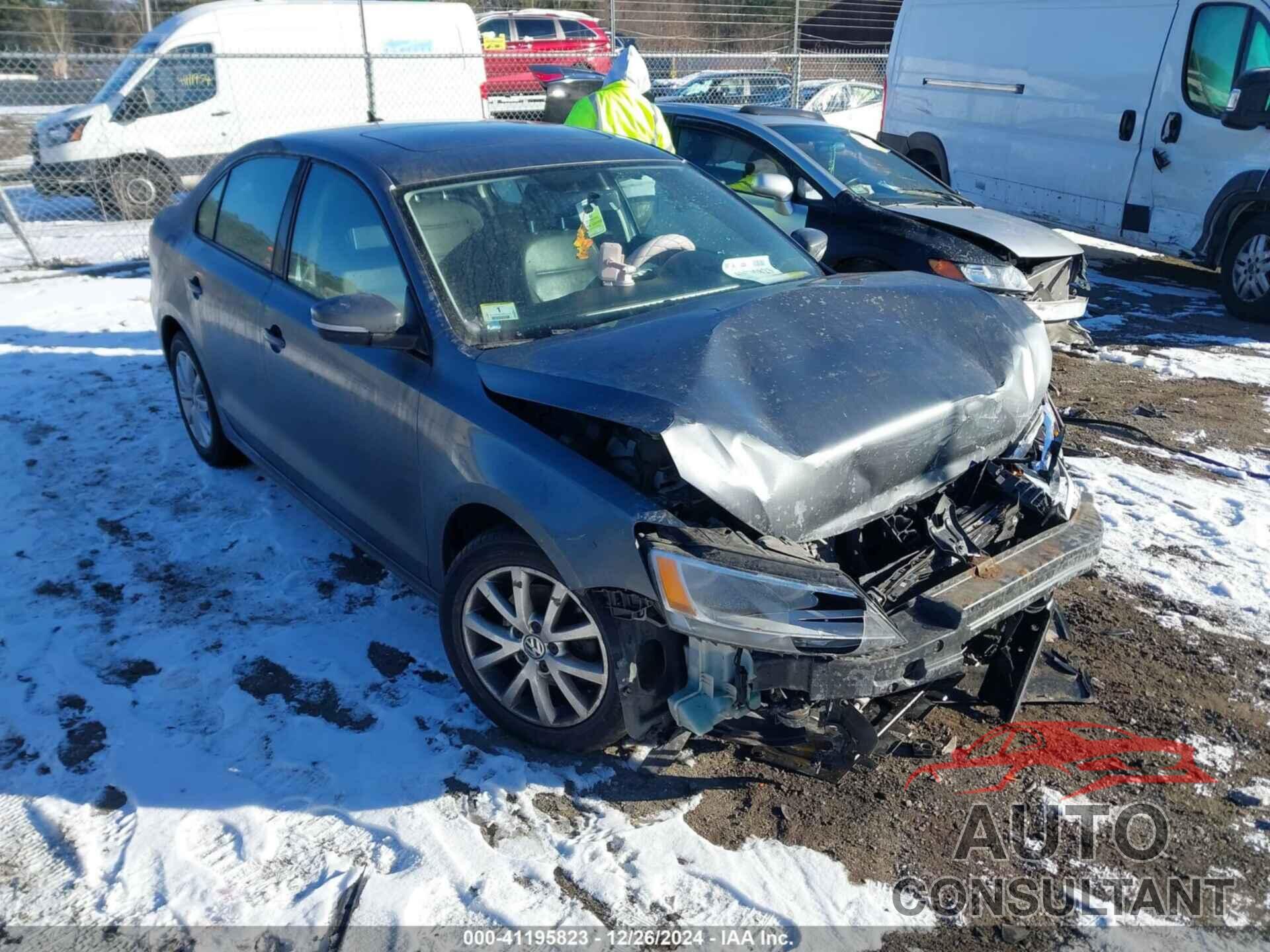 VOLKSWAGEN JETTA 2011 - 3VWDZ7AJ1BM039653