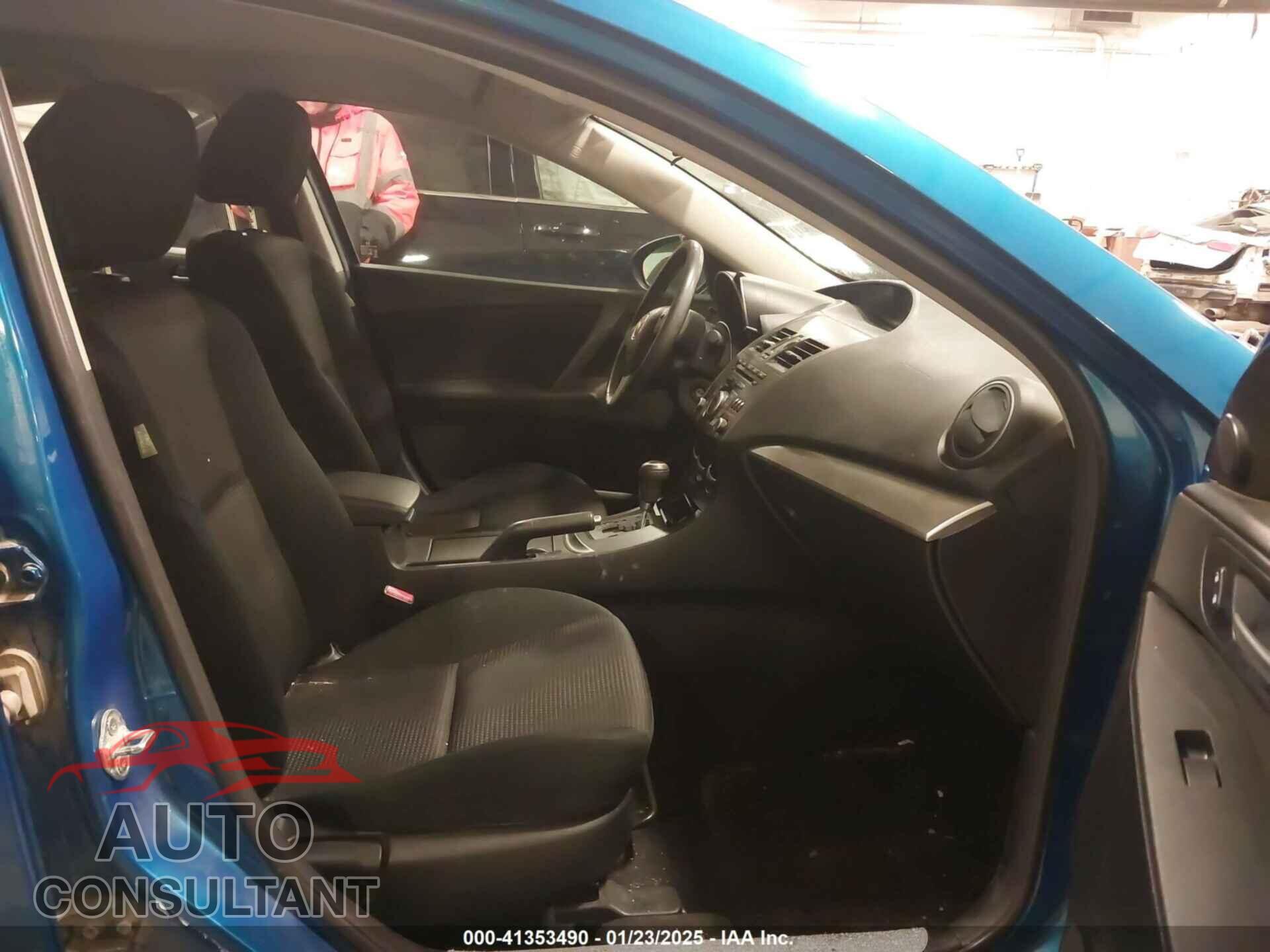 MAZDA MAZDA3 2012 - JM1BL1V77C1574427