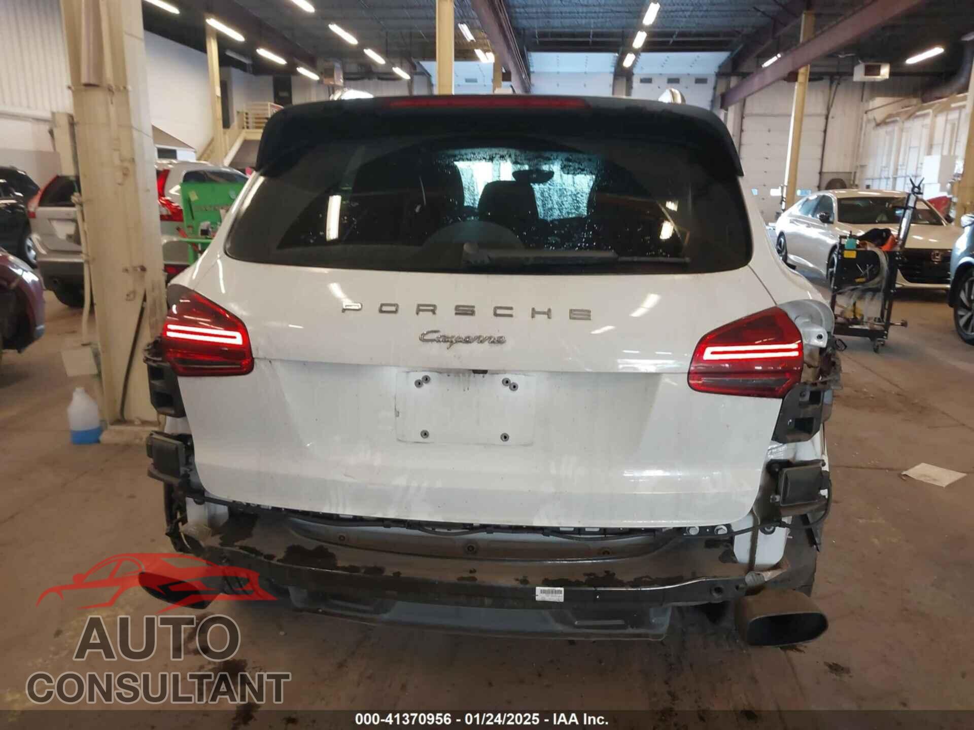 PORSCHE CAYENNE 2016 - WP1AA2A26GLA10357