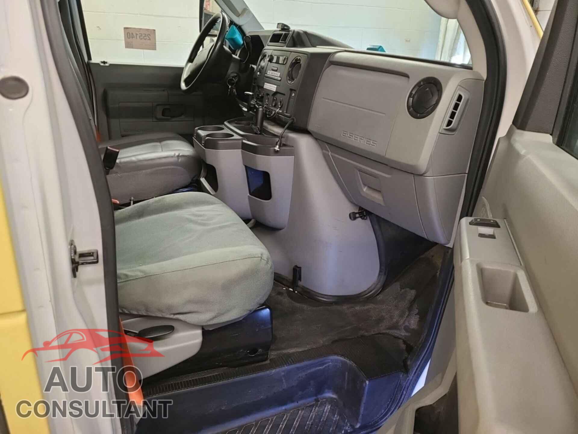 FORD ECONOLINE 2019 - 1FDXE4FS7KDC19352