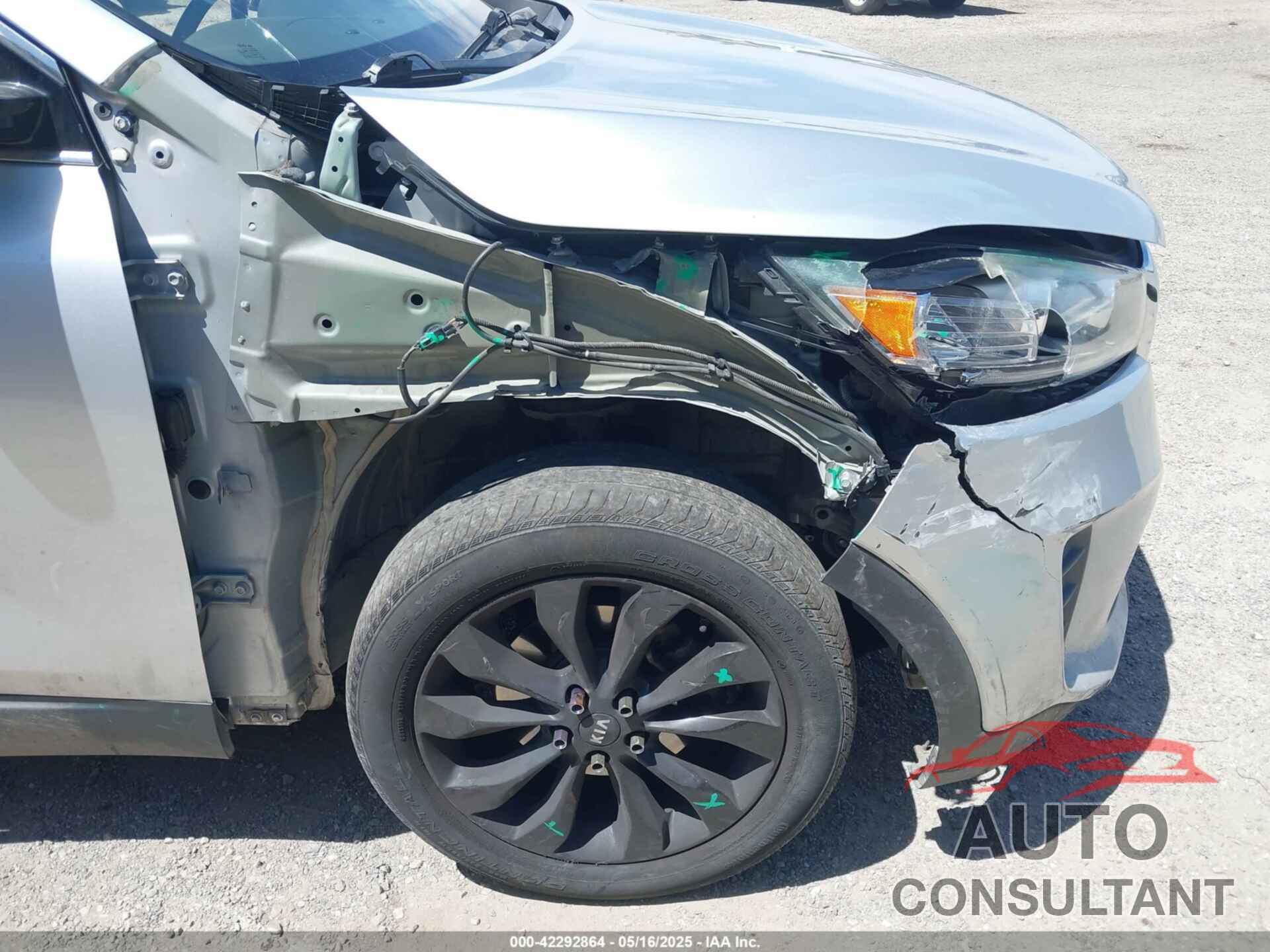 KIA SORENTO 2019 - 5XYPG4A51KG596857