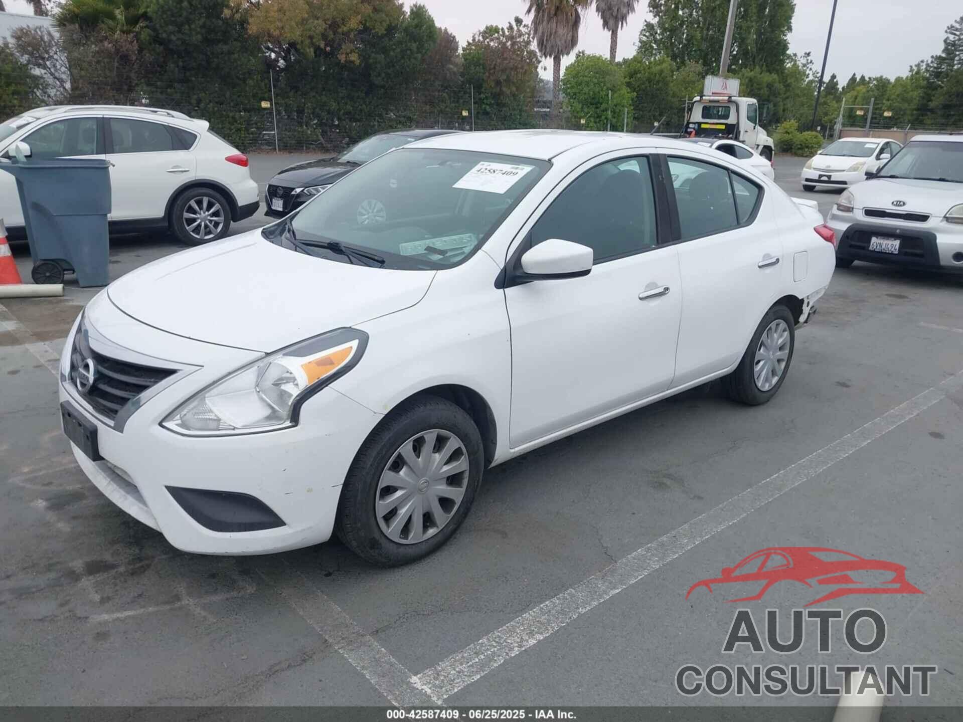 NISSAN VERSA 2018 - 3N1CN7AP5JL881451