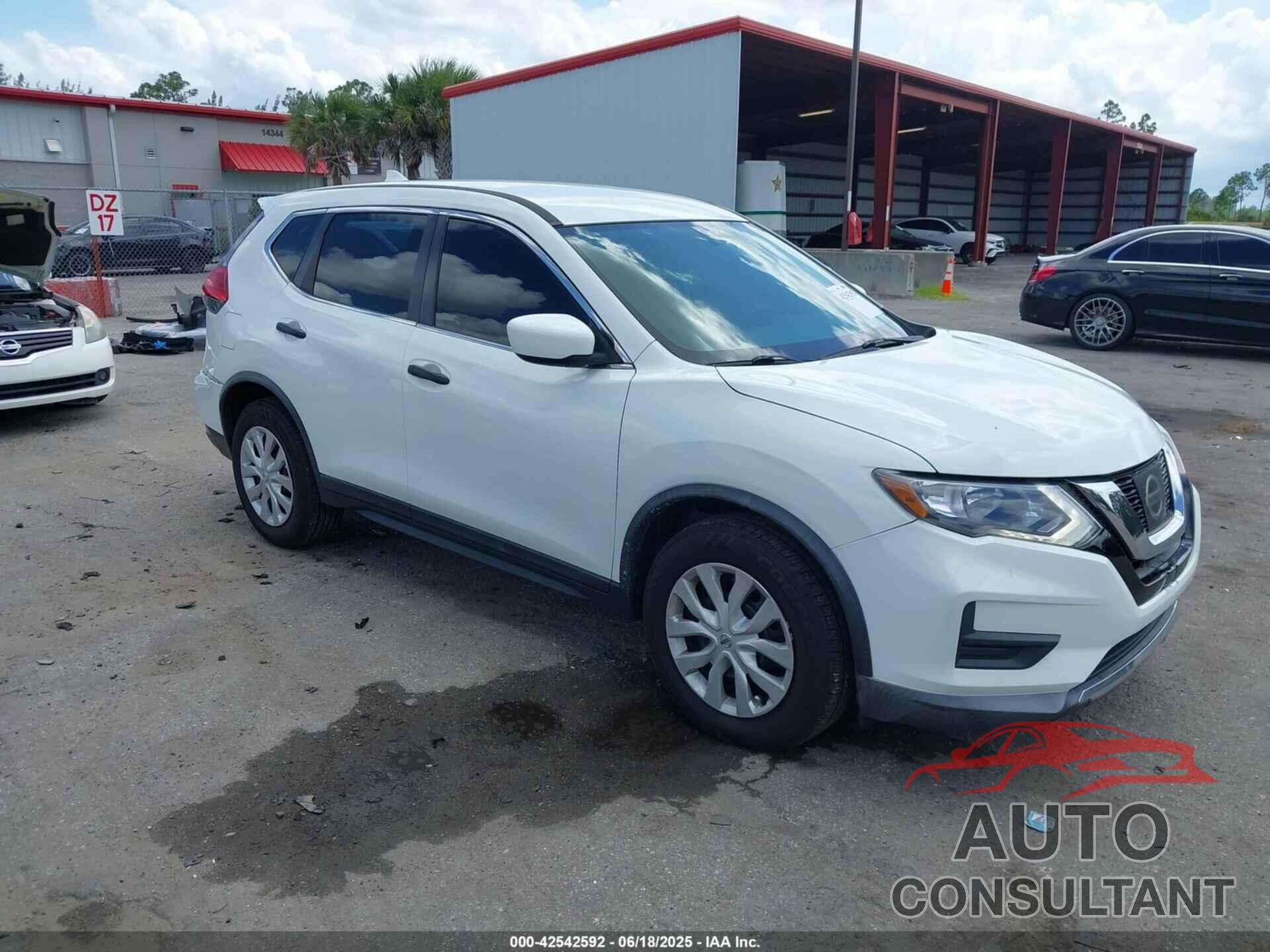 NISSAN ROGUE 2017 - KNMAT2MT0HP575052