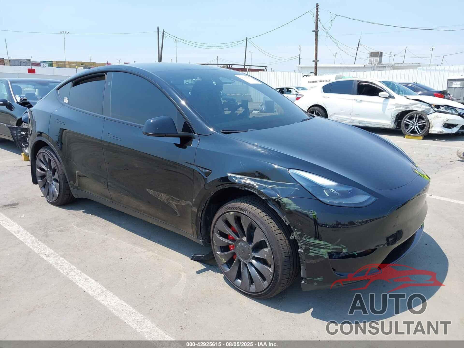 TESLA MODEL Y 2024 - 7SAYGDED9RF042993
