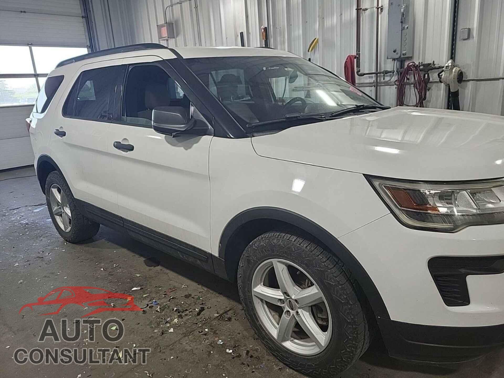 FORD EXPLORER 2018 - 1FM5K8B82JGB35163