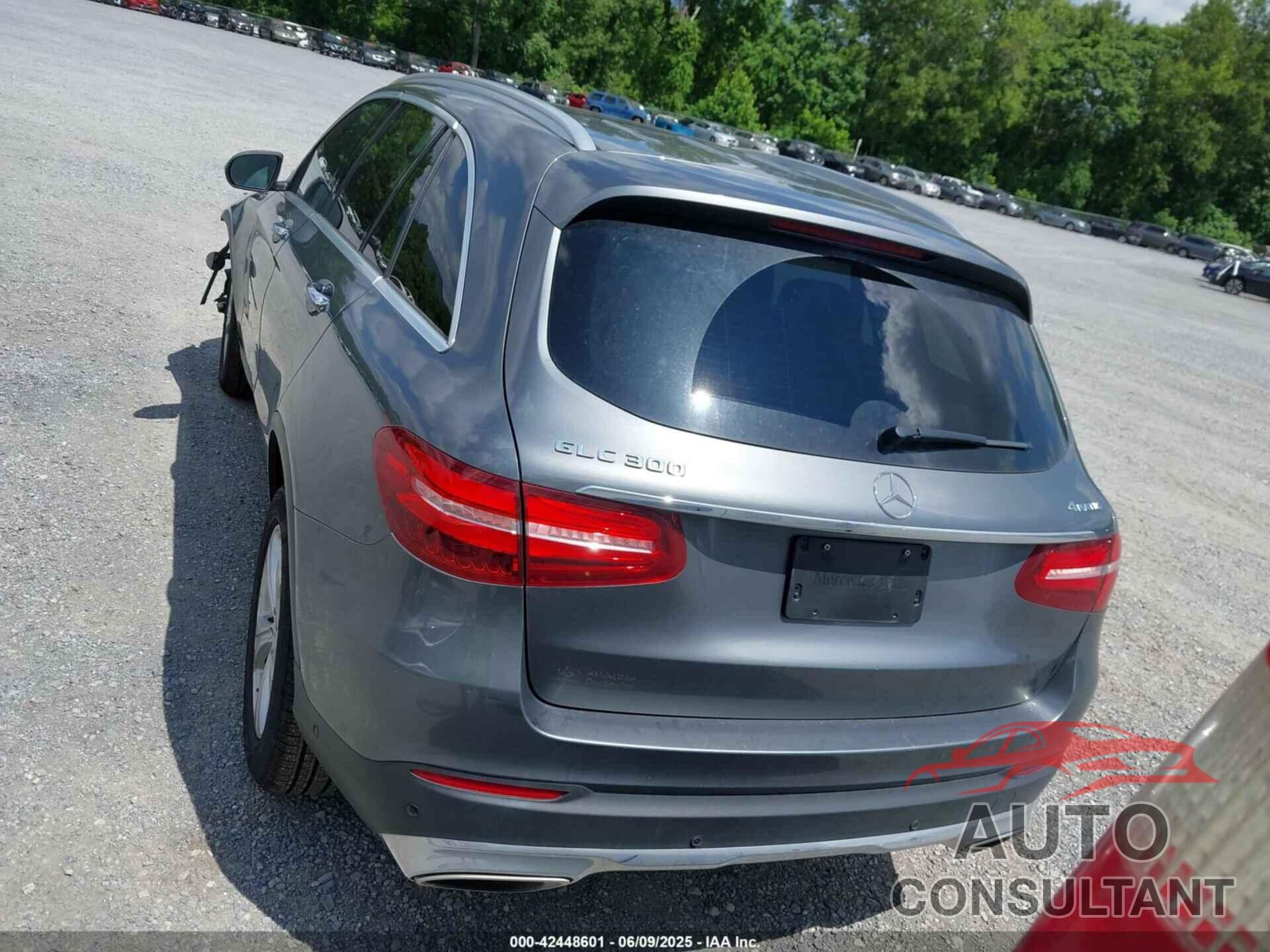 MERCEDES-BENZ GLC 300 2018 - WDC0G4KB3JV032831