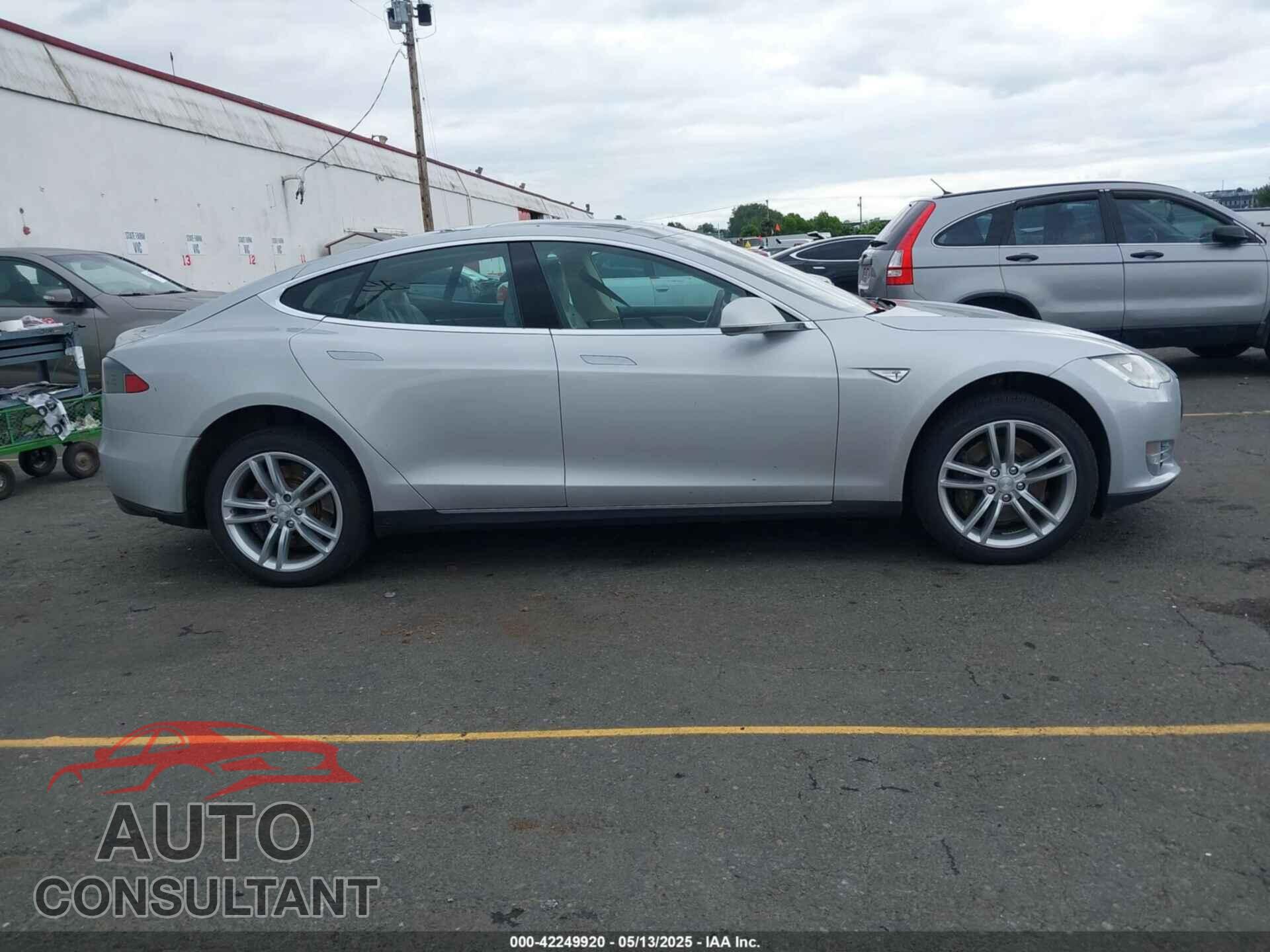 TESLA MODEL S 2013 - 5YJSA1CNXDFP05754